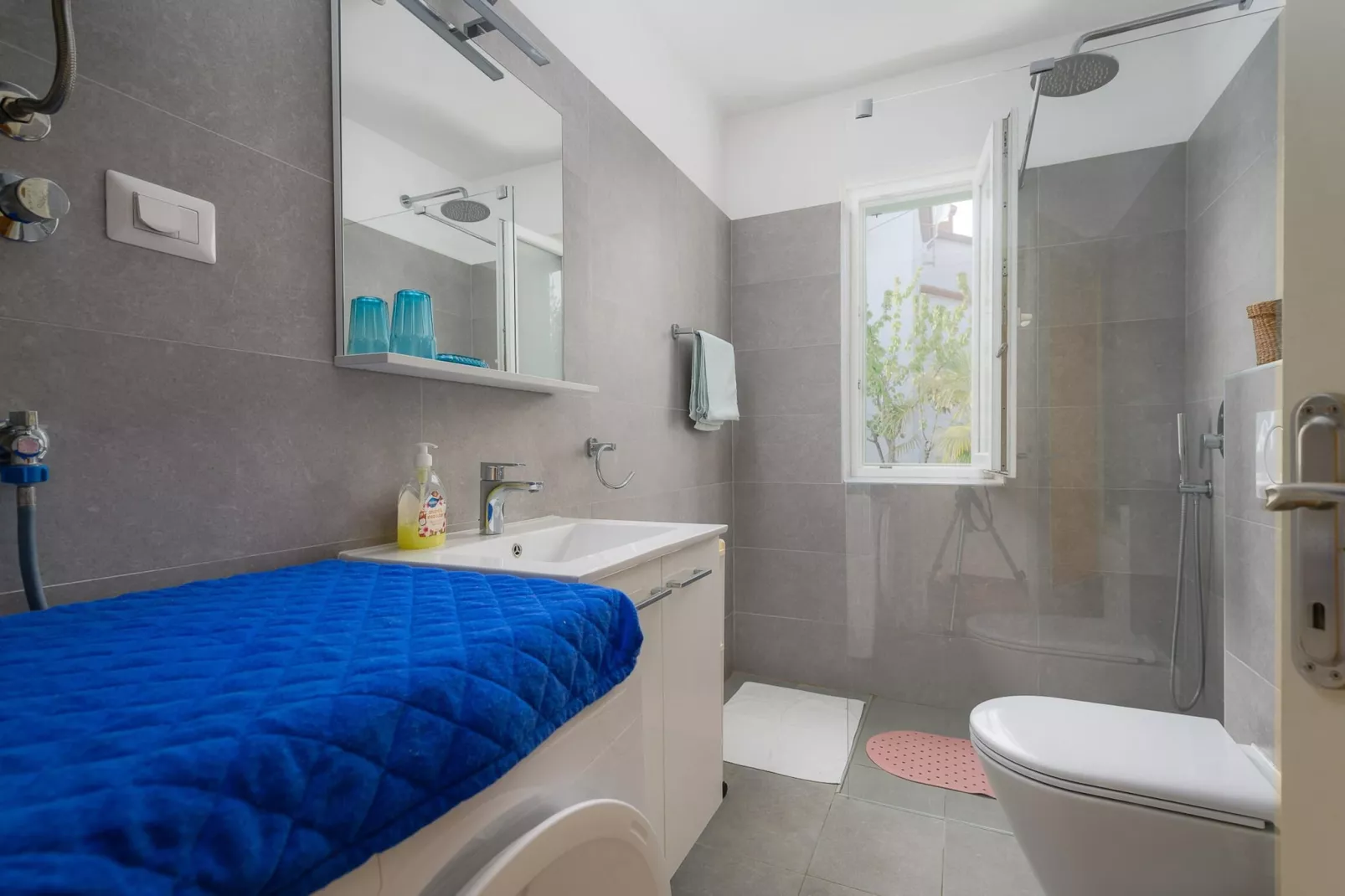 Apartment Inteuro Porec-Bathroom