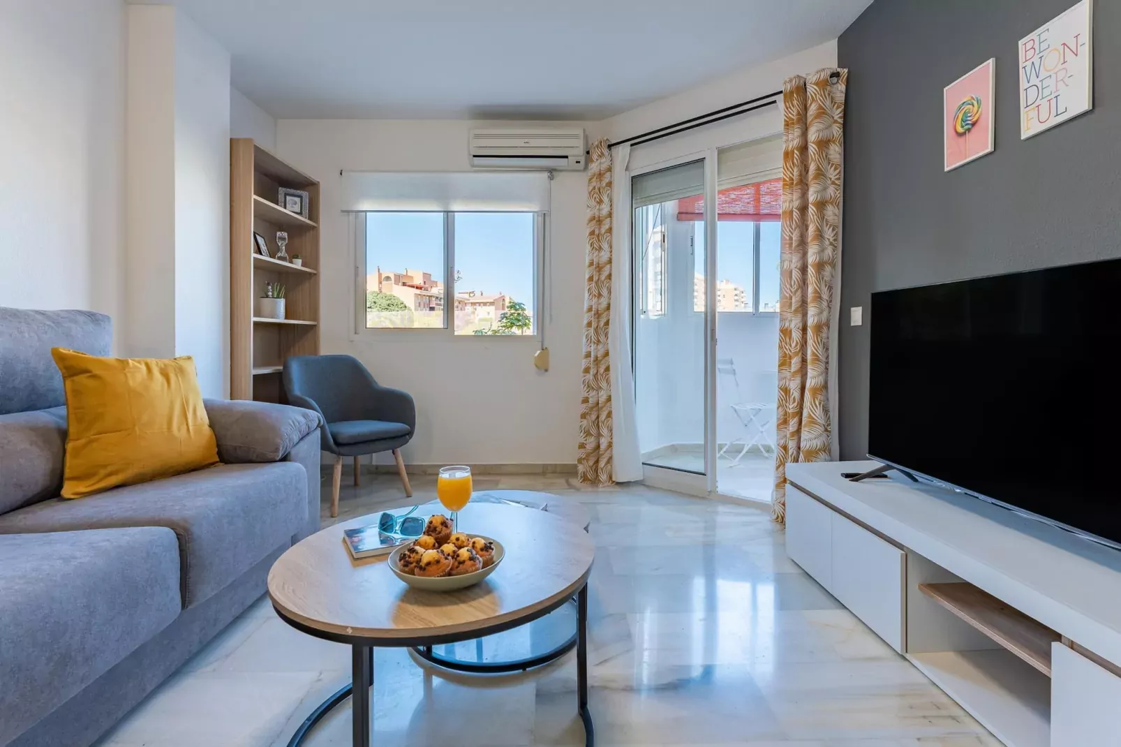 CT 245 - Faro's Arroyo de la Miel Apartment - Cuddly Nest for 2-Wohnzimmer