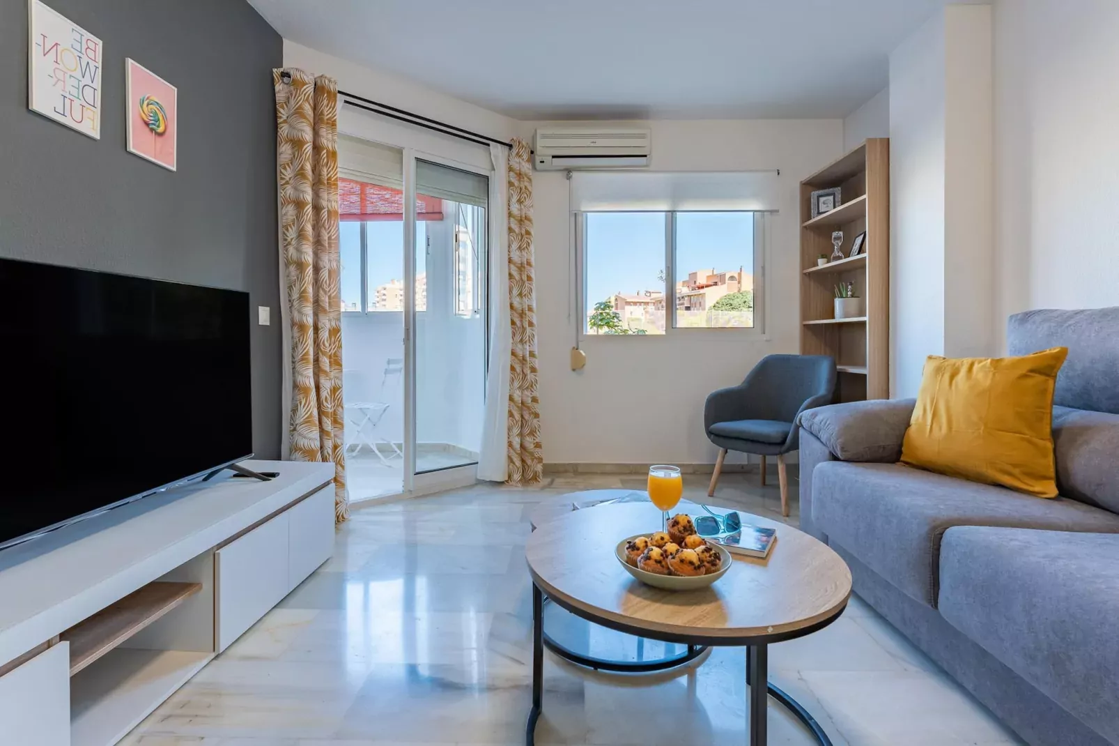 CT 245 - Faro's Arroyo de la Miel Apartment - Cuddly Nest for 2-Wohnzimmer