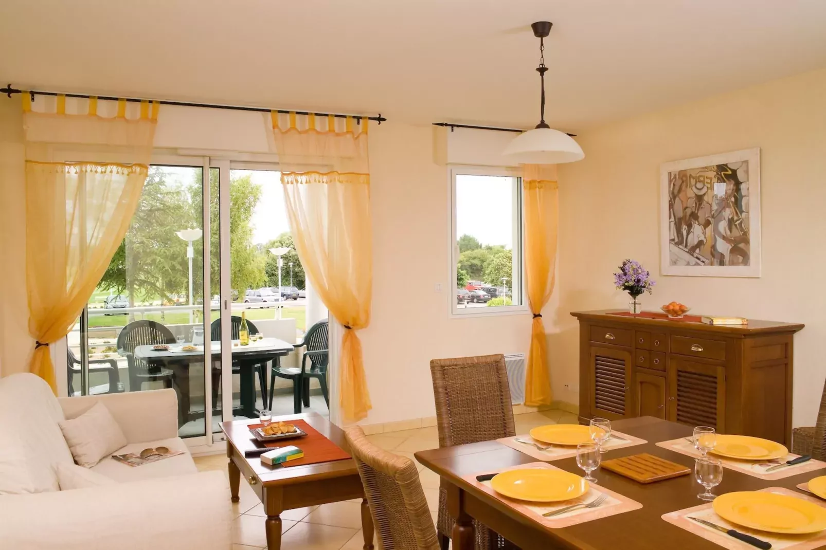 Domaine de Fontenelles 2-Dining room