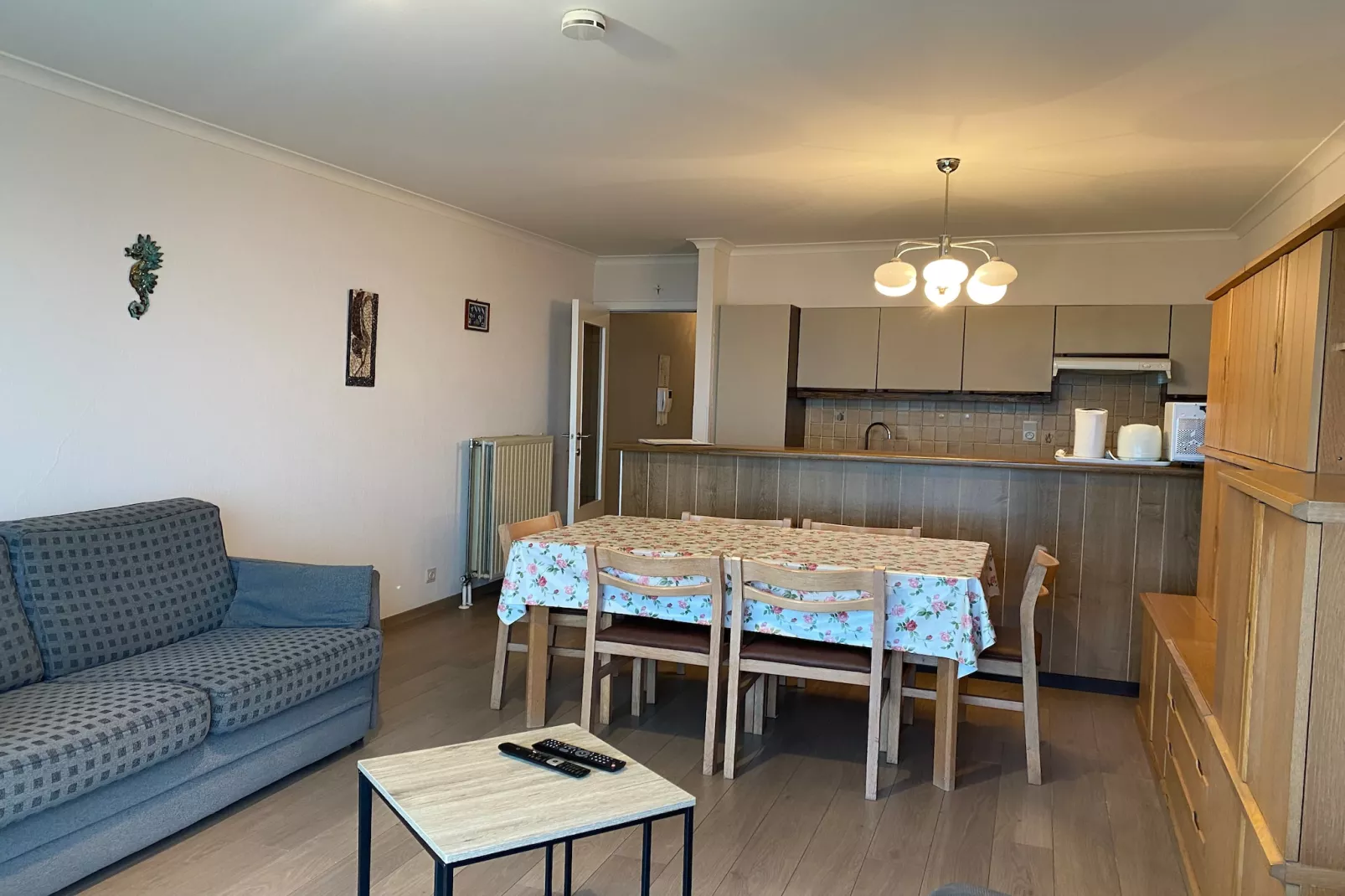 SUNFLOWER 203-Dining room