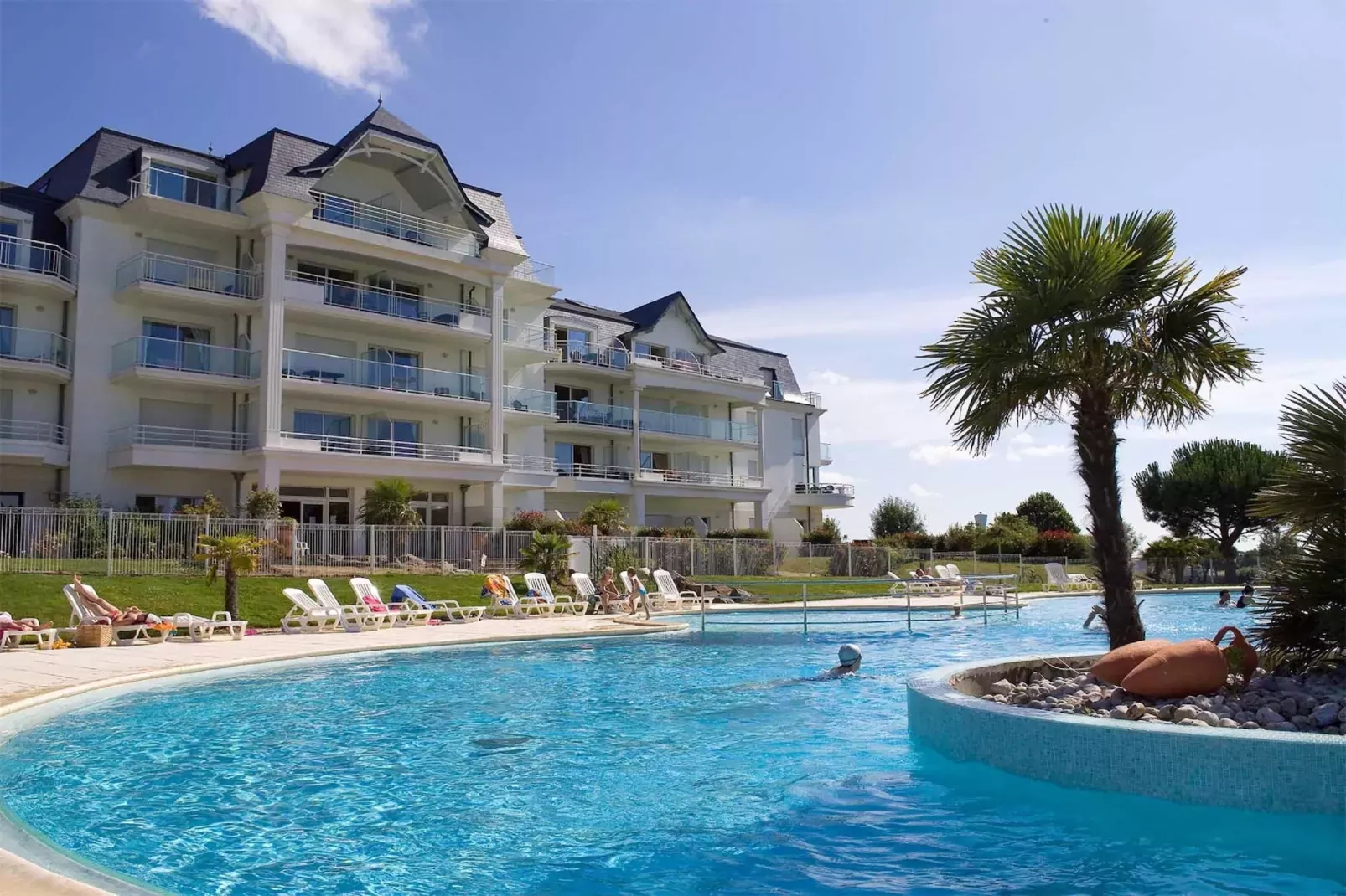 Le Domaine de Fontenelles 2-Pool