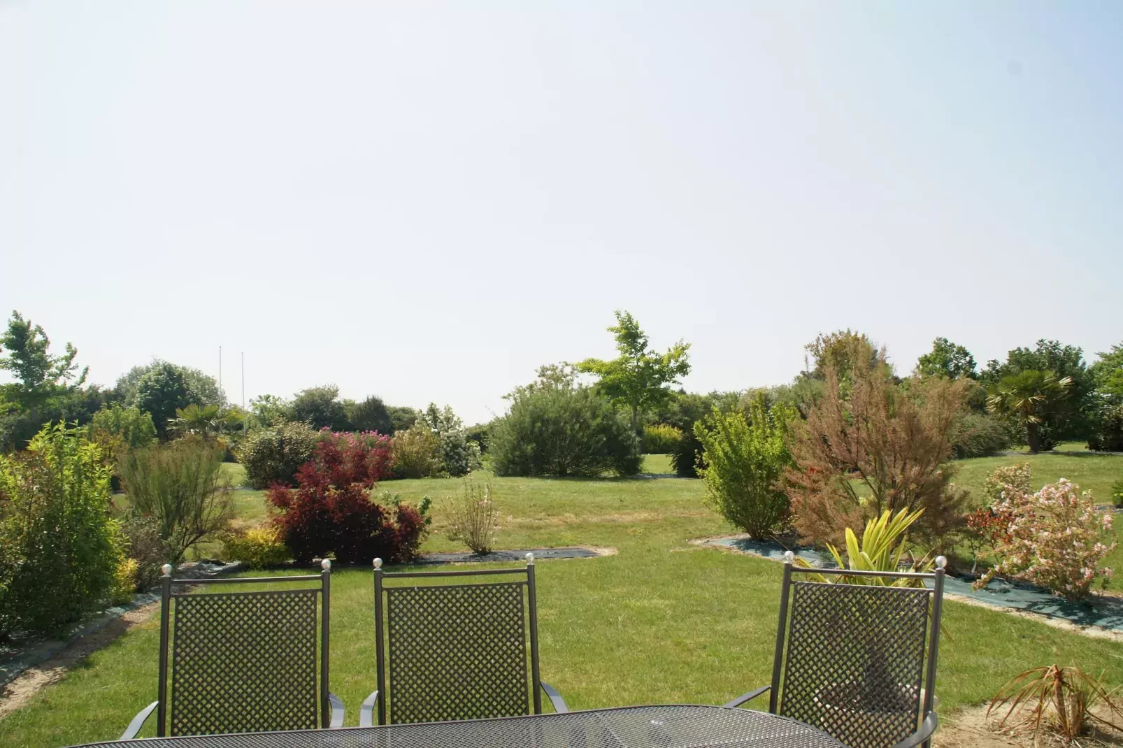Le Domaine de Fontenelles 2-Areas summer 1km