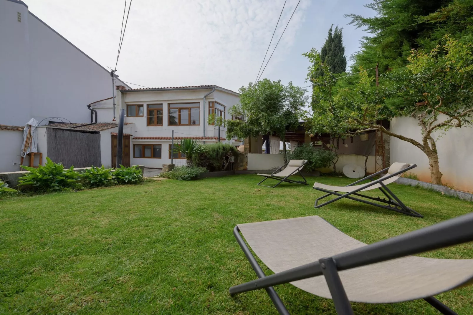 Casa Astrid-Gardens summer