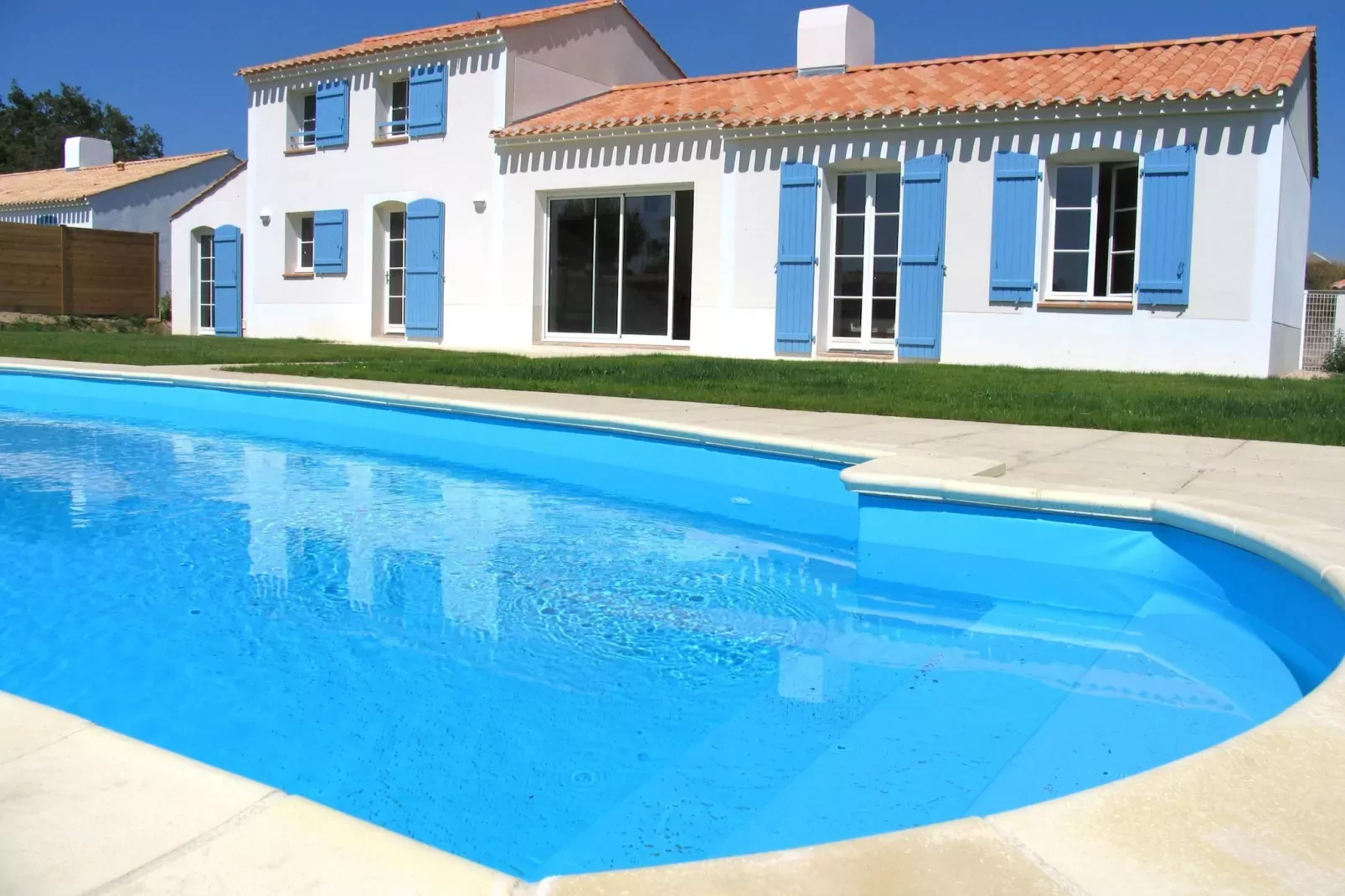 Le Domaine de Fontenelles 2-Pool