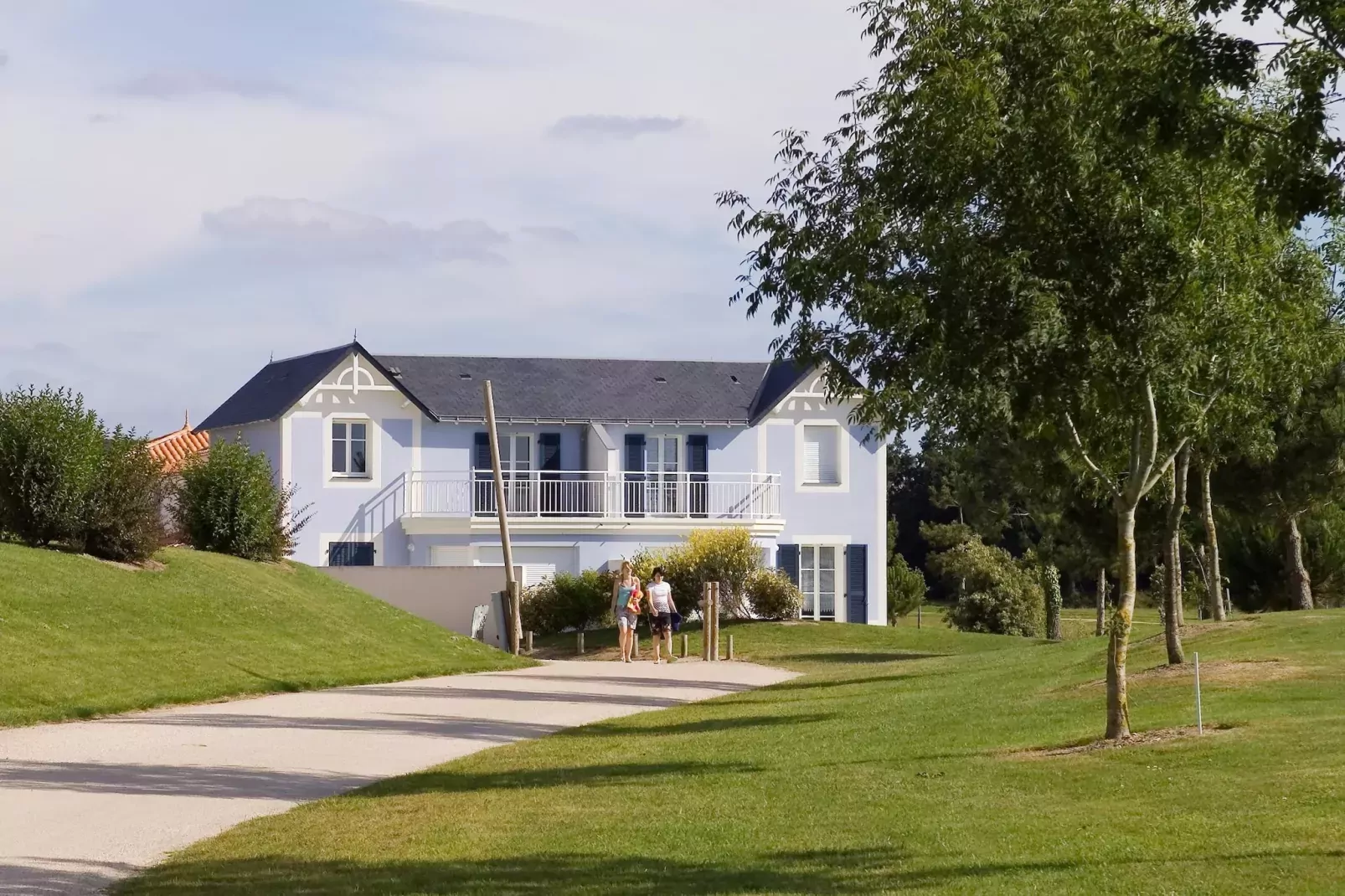 Le Domaine de Fontenelles 2-Exterior summer