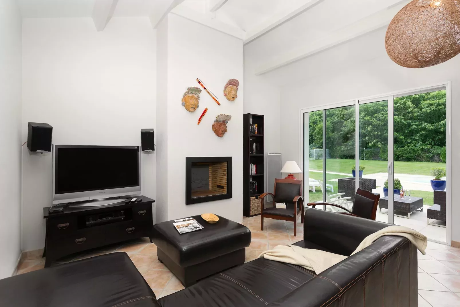 Le Domaine de Fontenelles 1-Living room