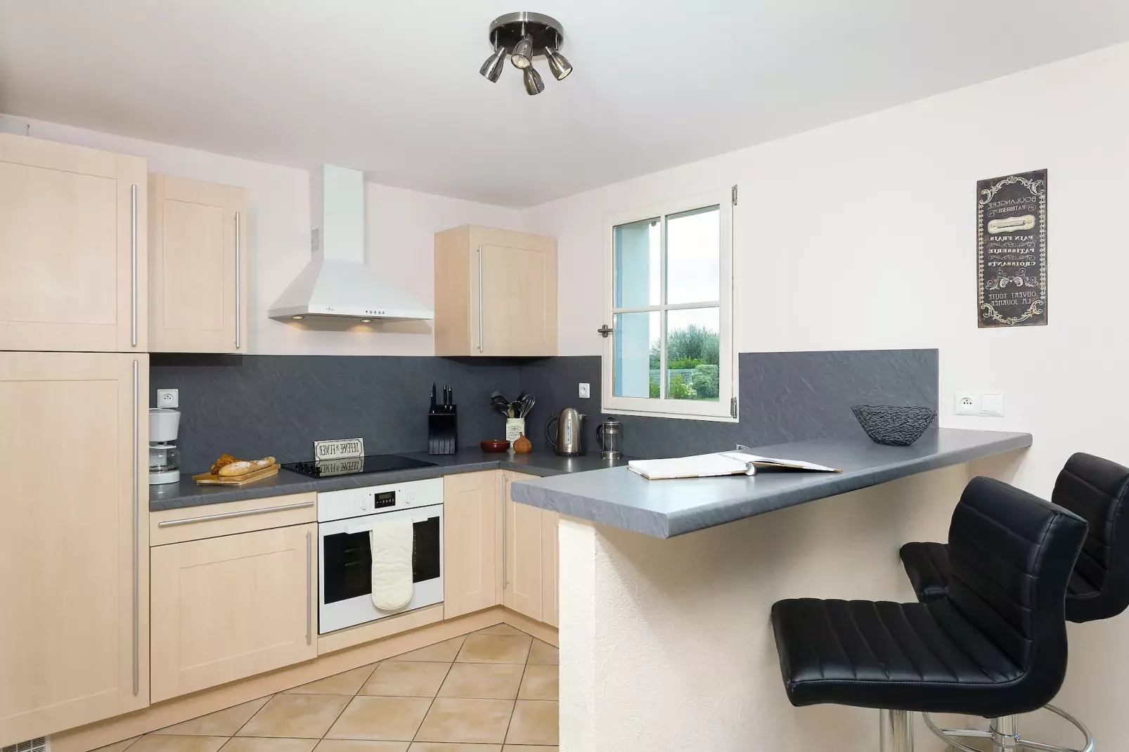 Le Domaine de Fontenelles 1-Kitchen