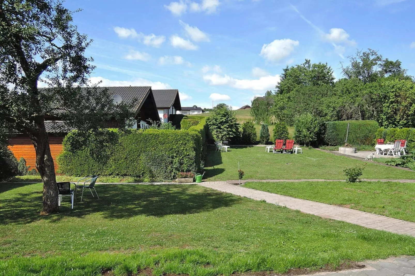 Zaunkönig-Gardens summer