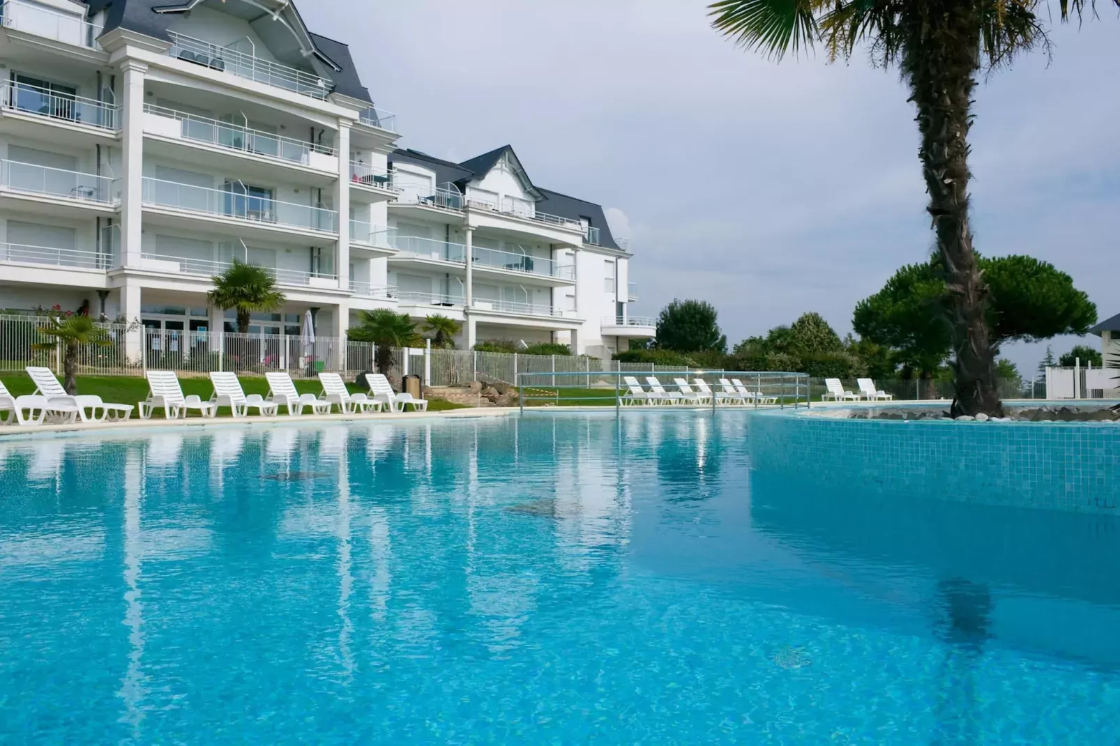 Le Domaine de Fontenelles 7-Exterior summer