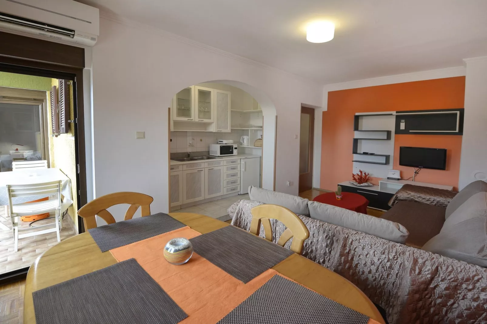 Apartman Kuki-Dining room