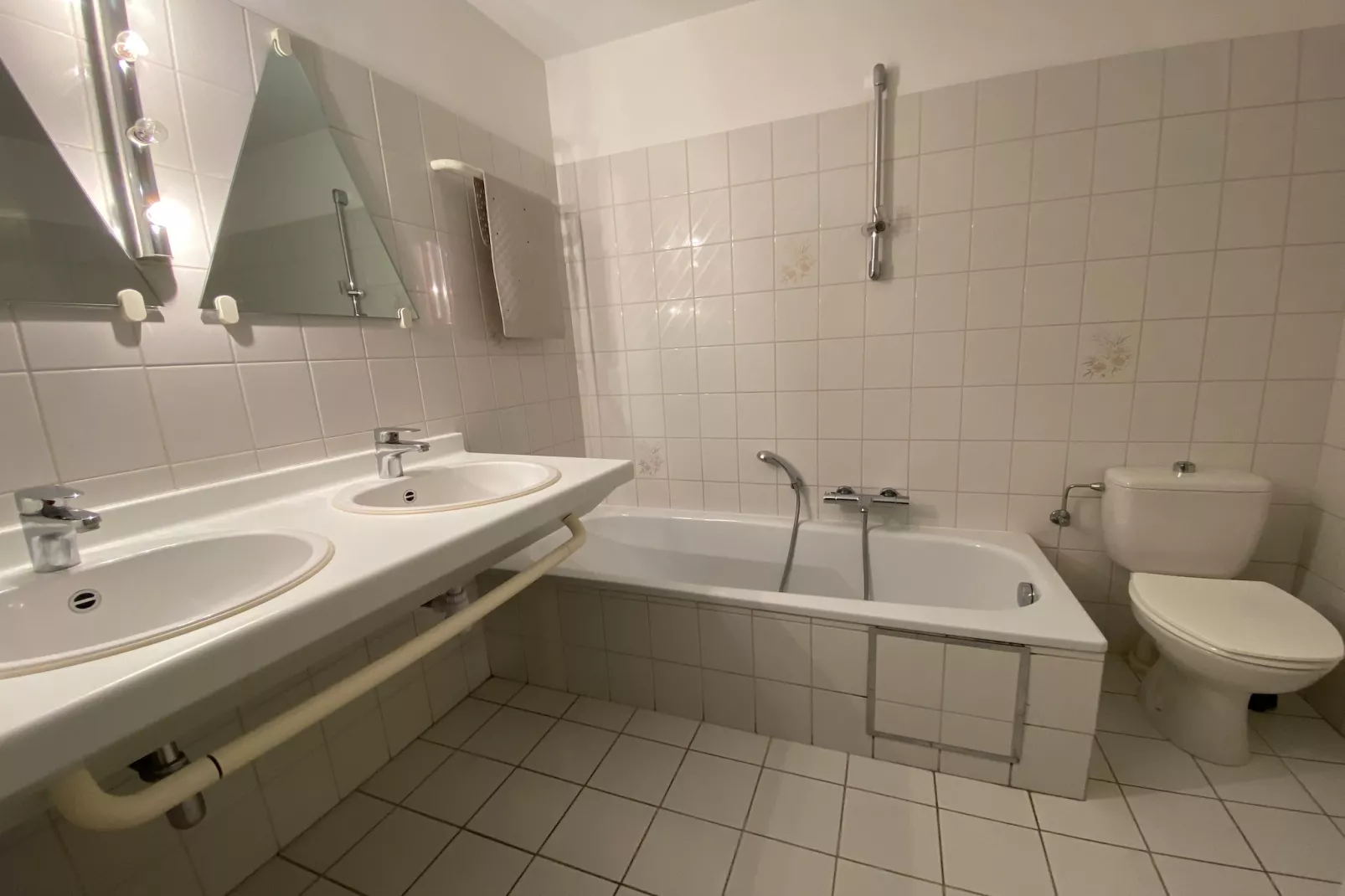 DEN OEVER II 201-Bathroom