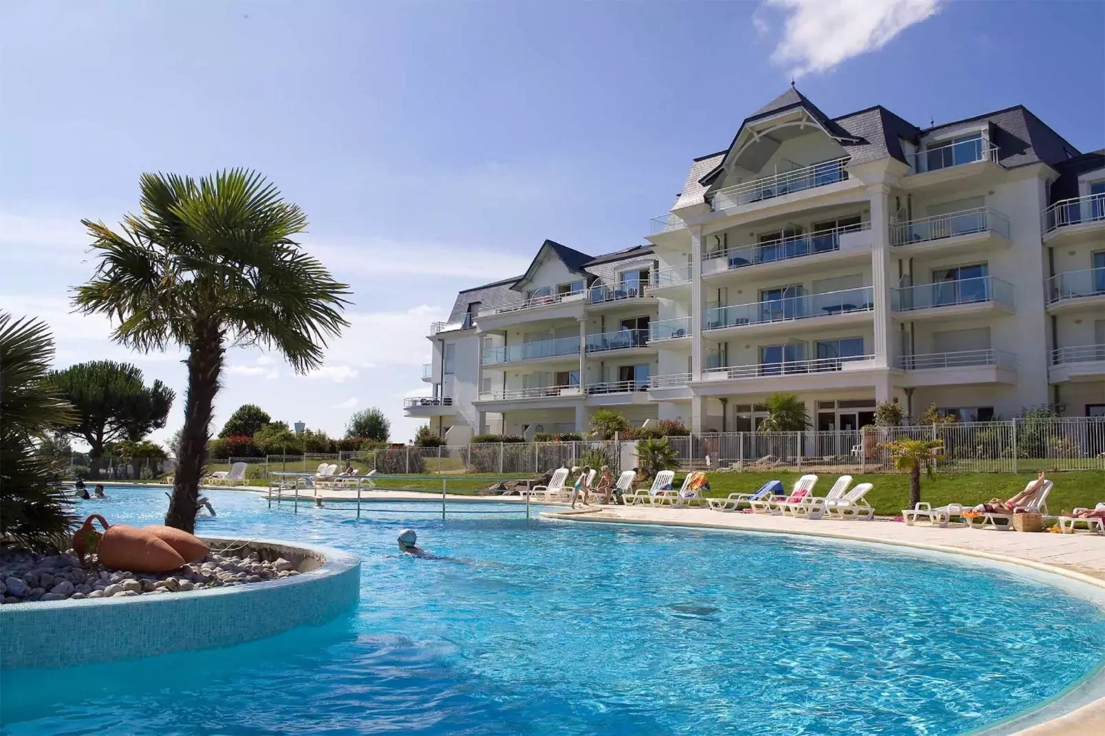 Le Domaine de Fontenelles 7-Exterior summer