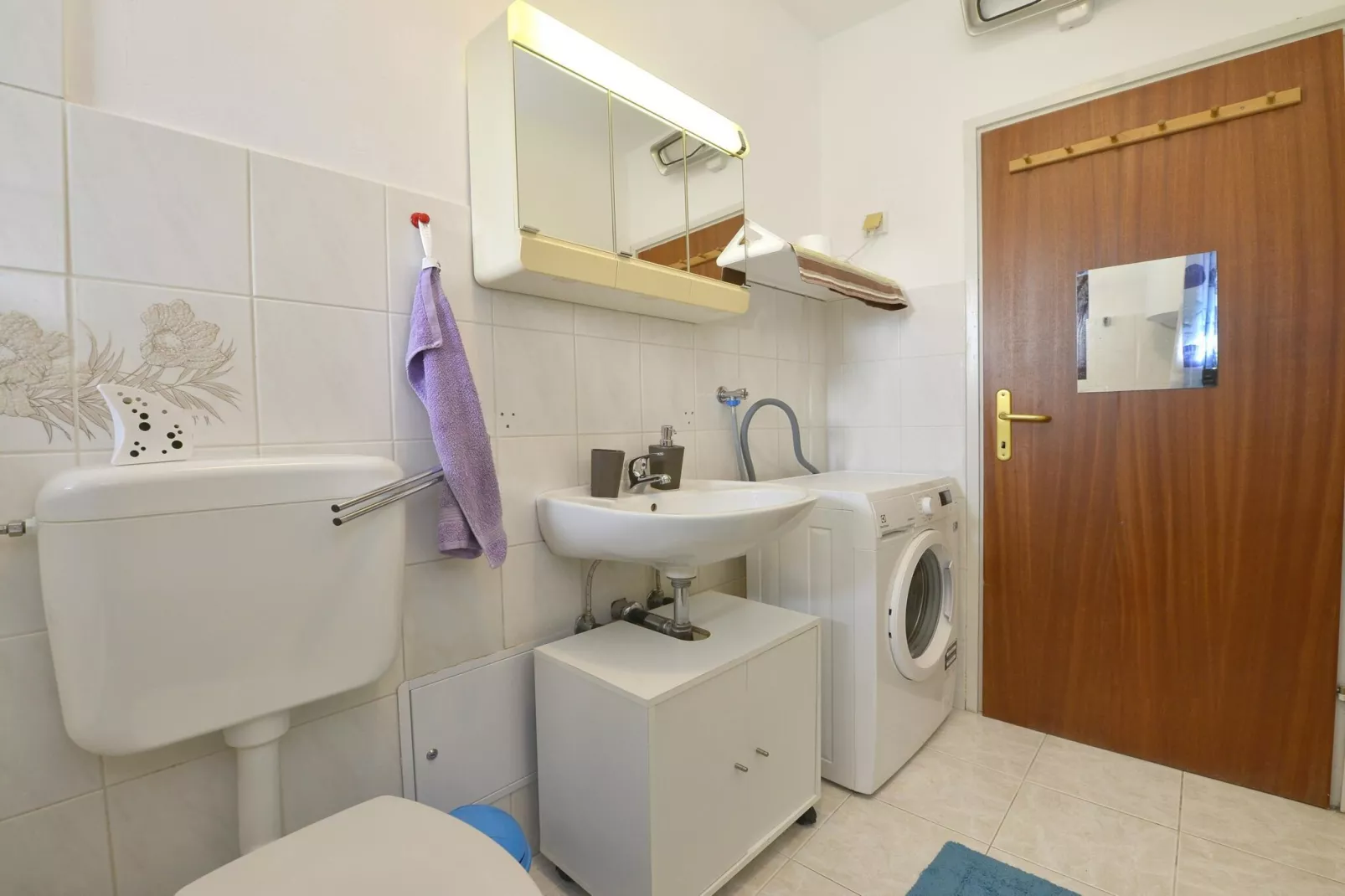 Apartman Kuki-Bathroom