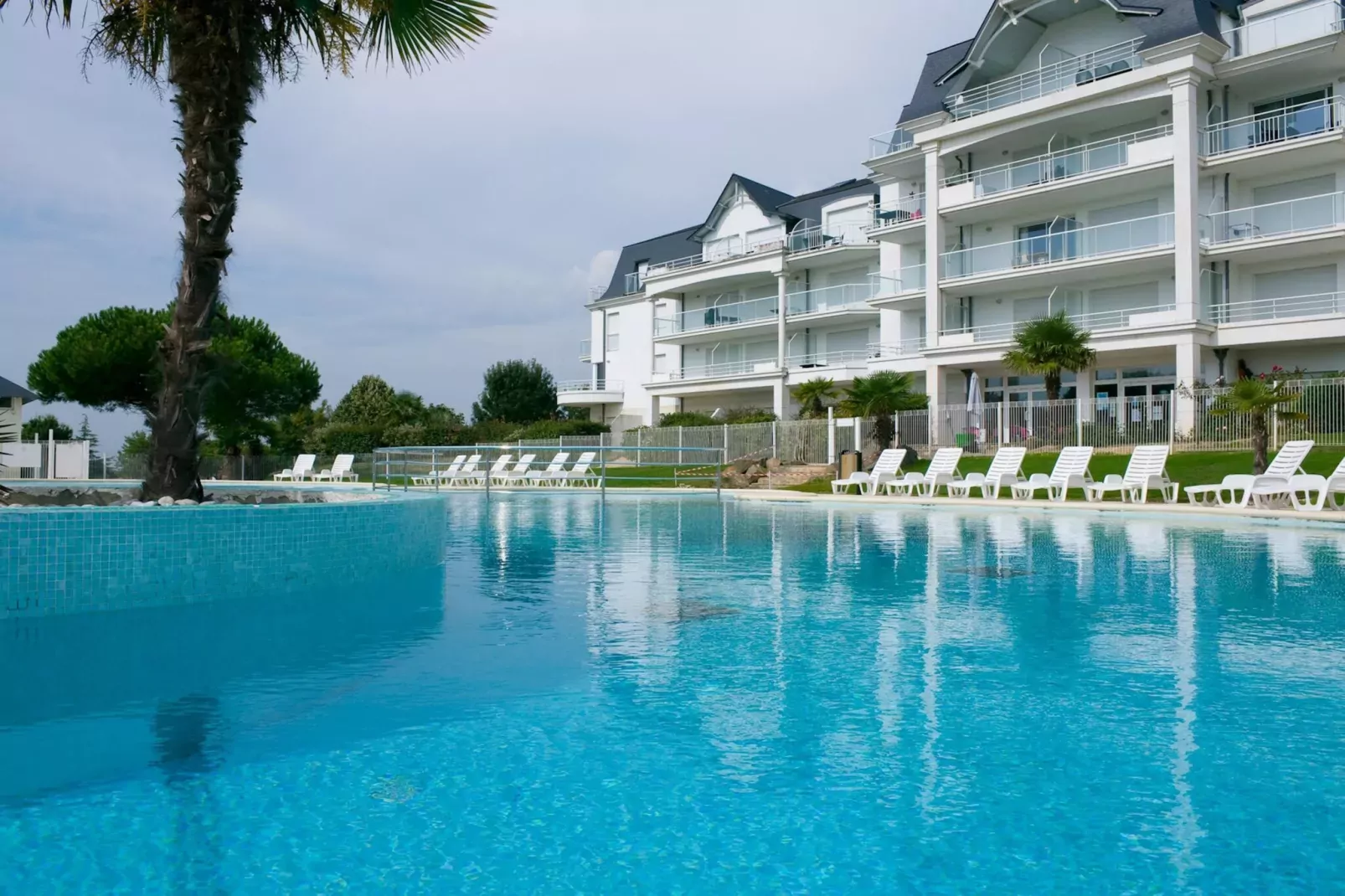 Le Domaine de Fontenelles 7-Exterior summer