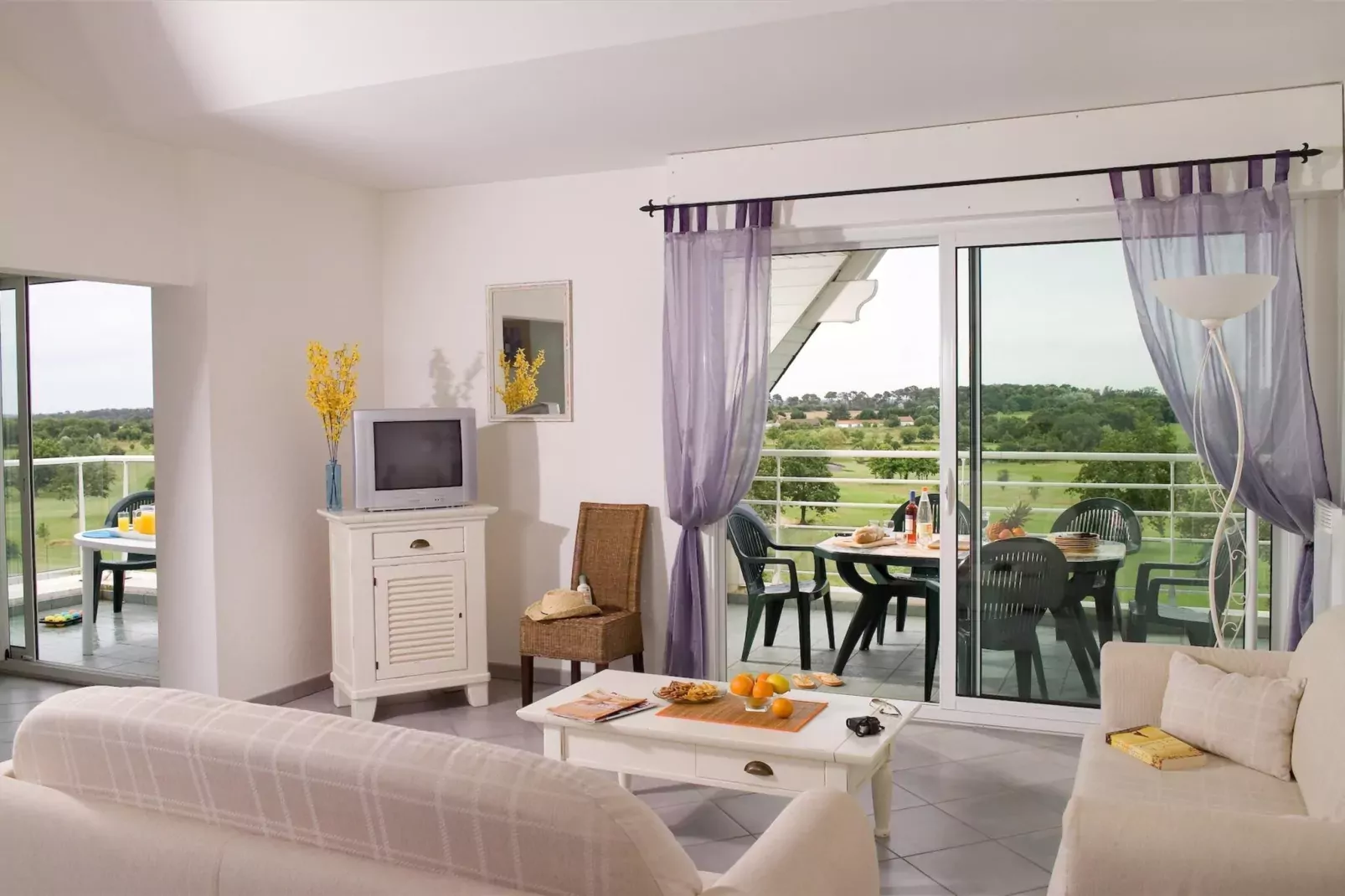 Le Domaine de Fontenelles 7-Living room