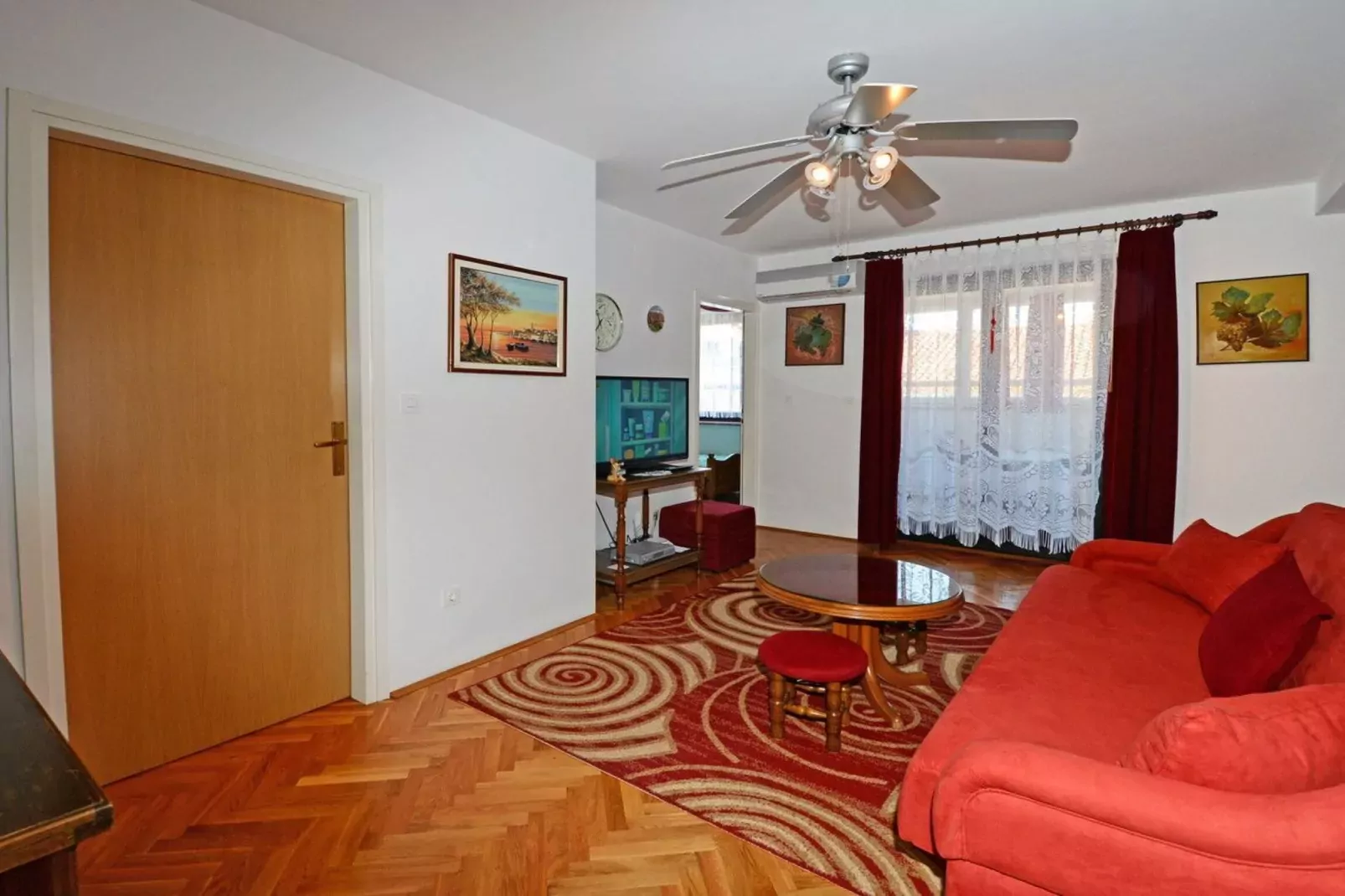 Apartment Filipin-Living room