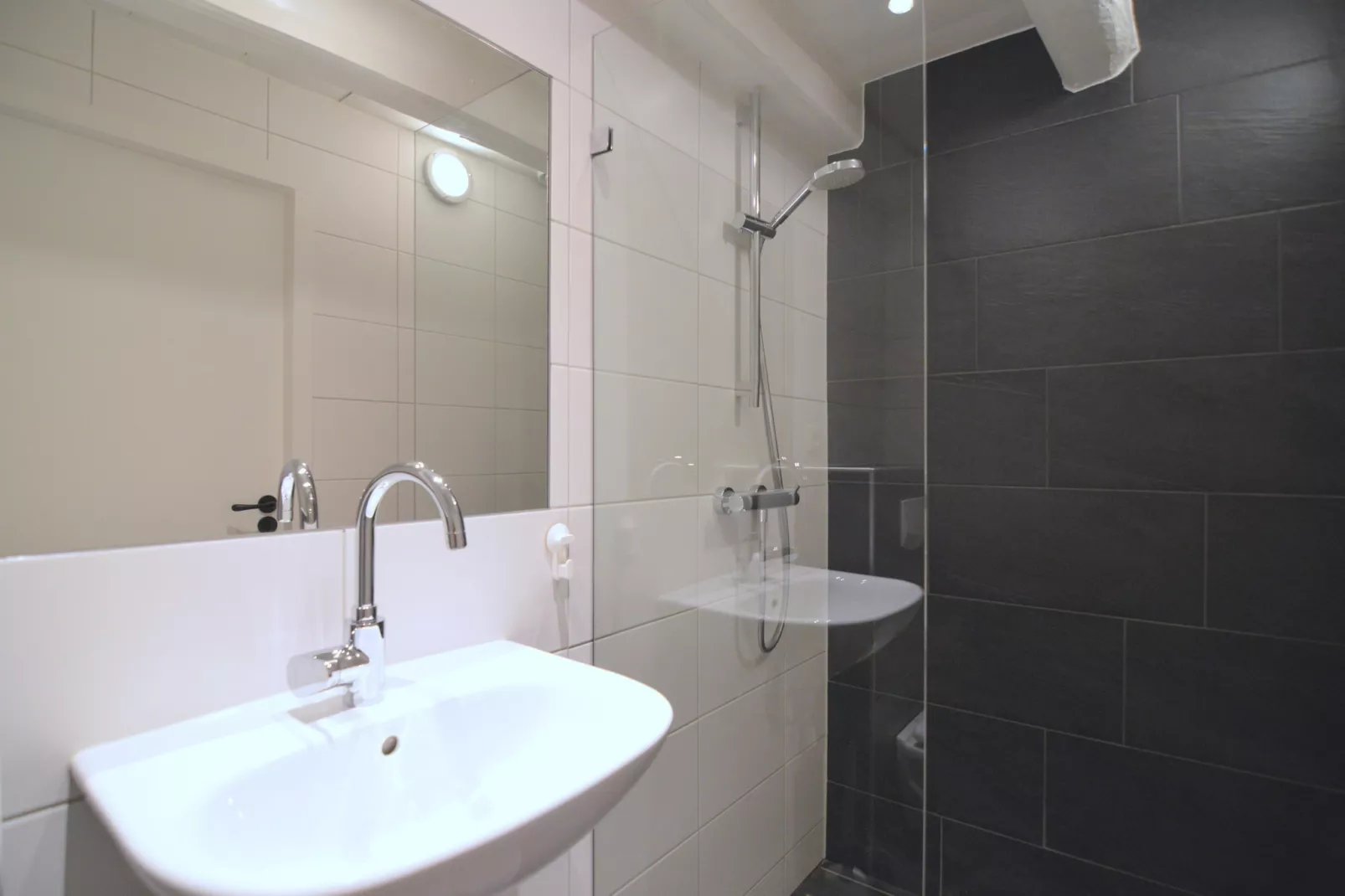 Bakhuus-Bathroom