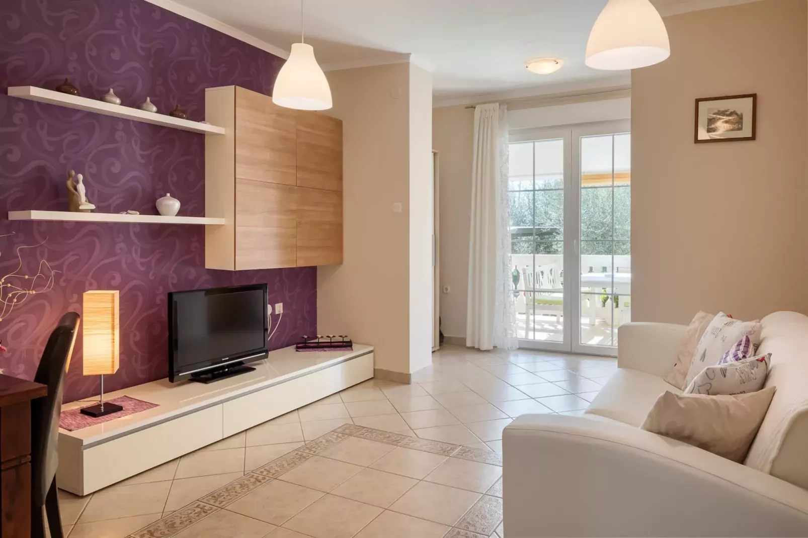 Premium Apartment Hari II-Living room