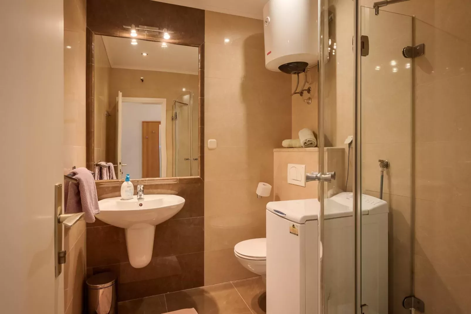 Premium Apartment Hari II-Bathroom