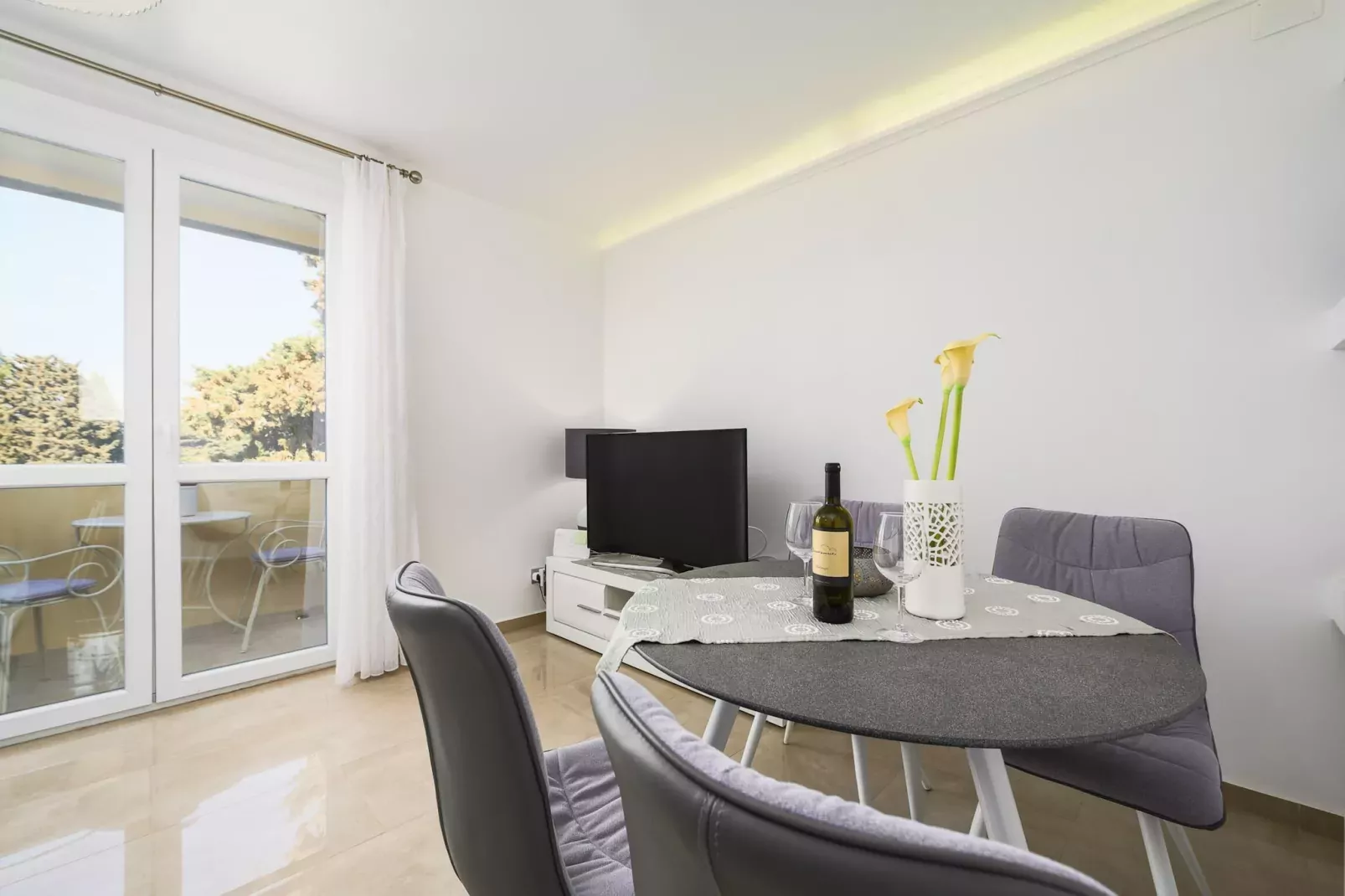 Premium apartment Peschiera Porec-Dining room