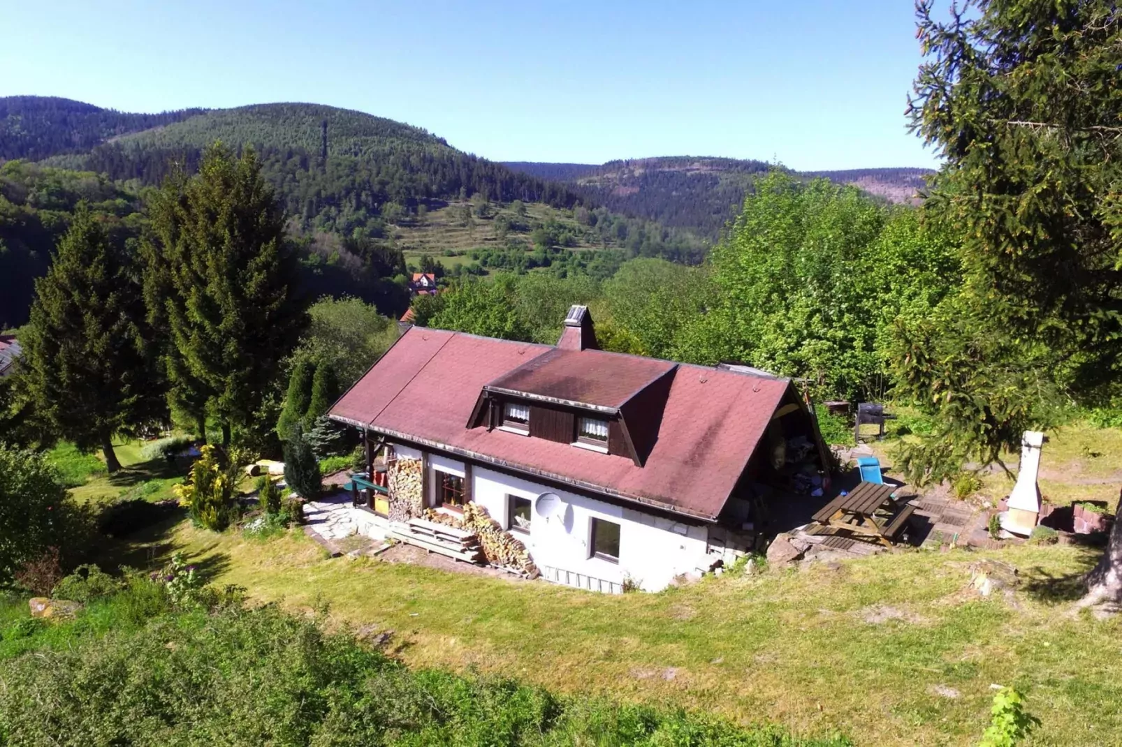 Am Hermannsberg-Exterior summer