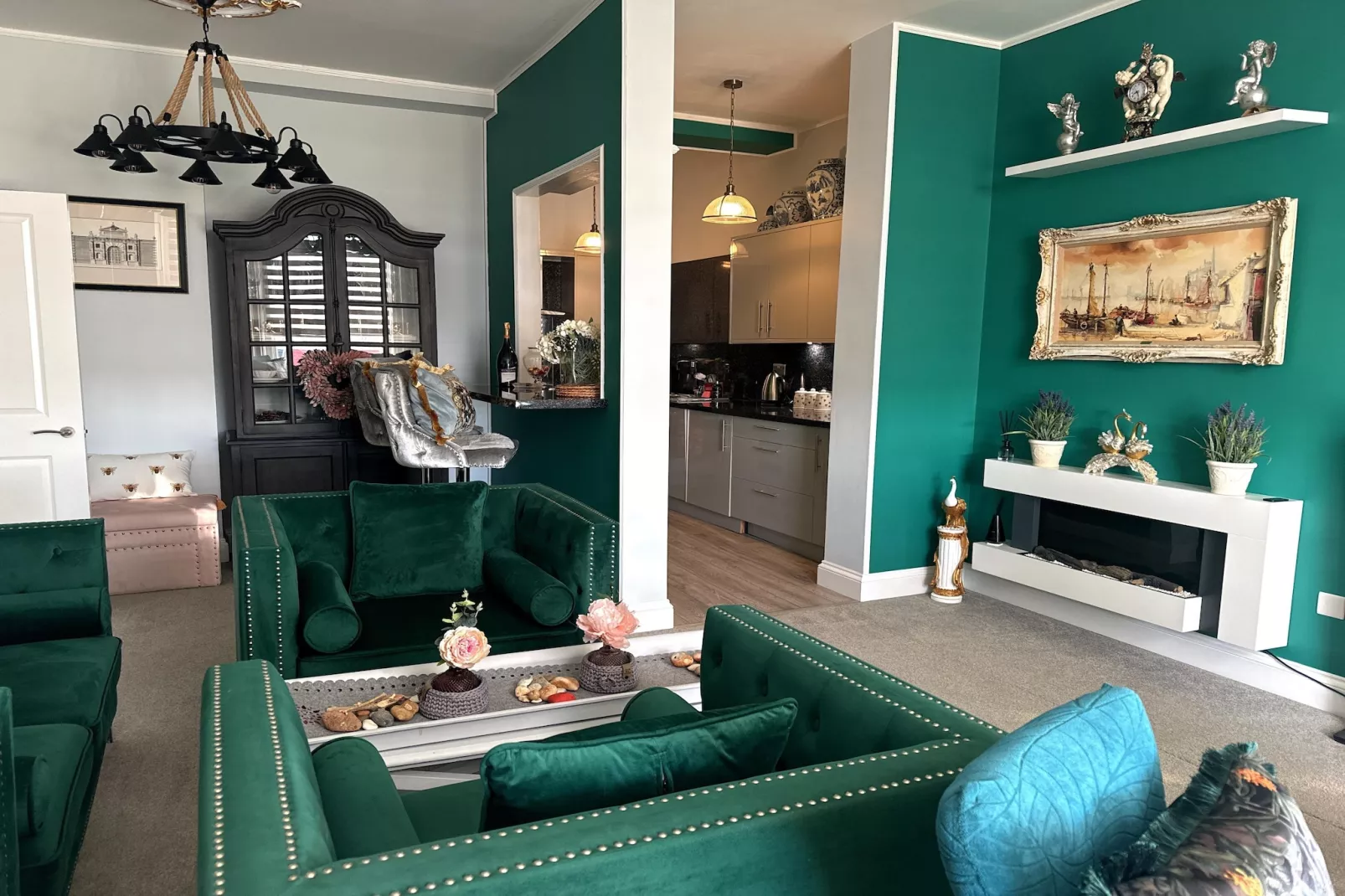 Golden Swan House-Living room