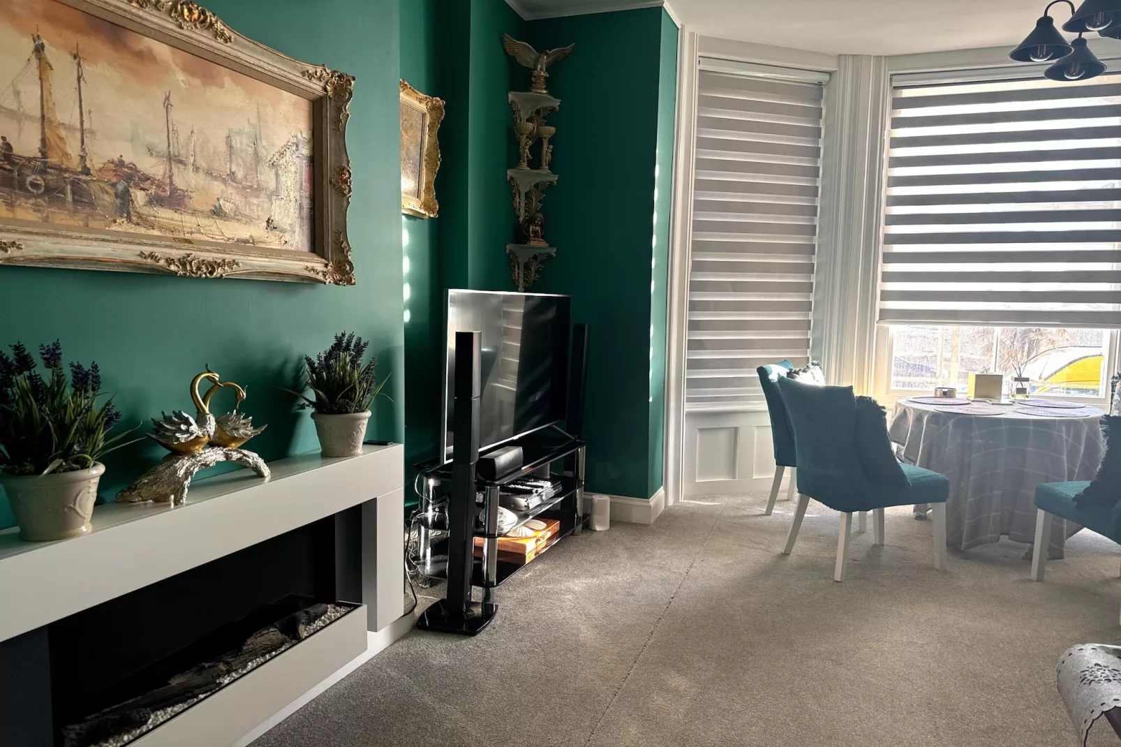 Golden Swan House-Dining room