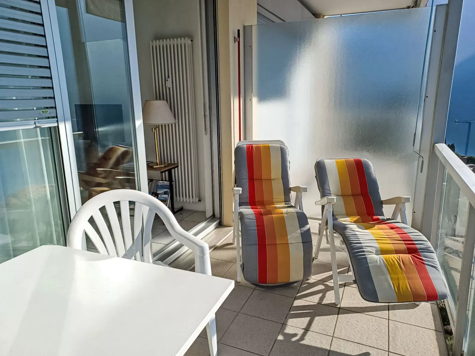 Vista Lago-Inside