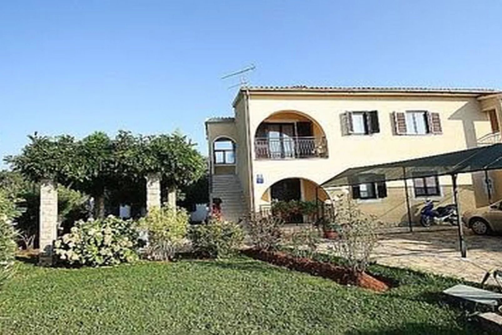 Apartment Bruna in Porec, Istria-Außenbereich Sommer