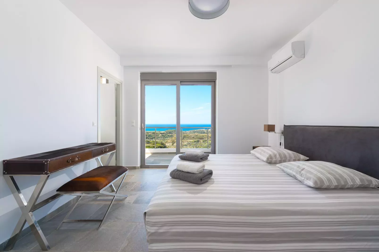 Villa Canyon View-Bedroom