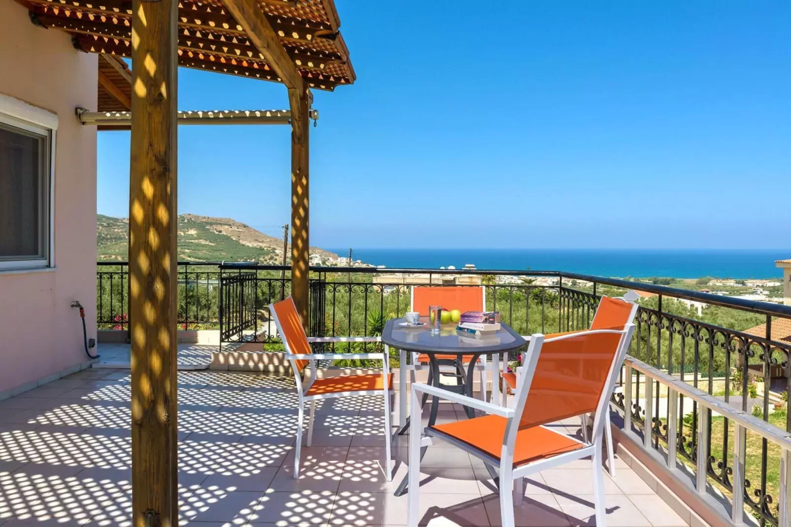 Holiday home, Marathokefala bei Kolimbari-Villa Marilena, ca. 100 qm, 6 pax-Balcon-terrasse