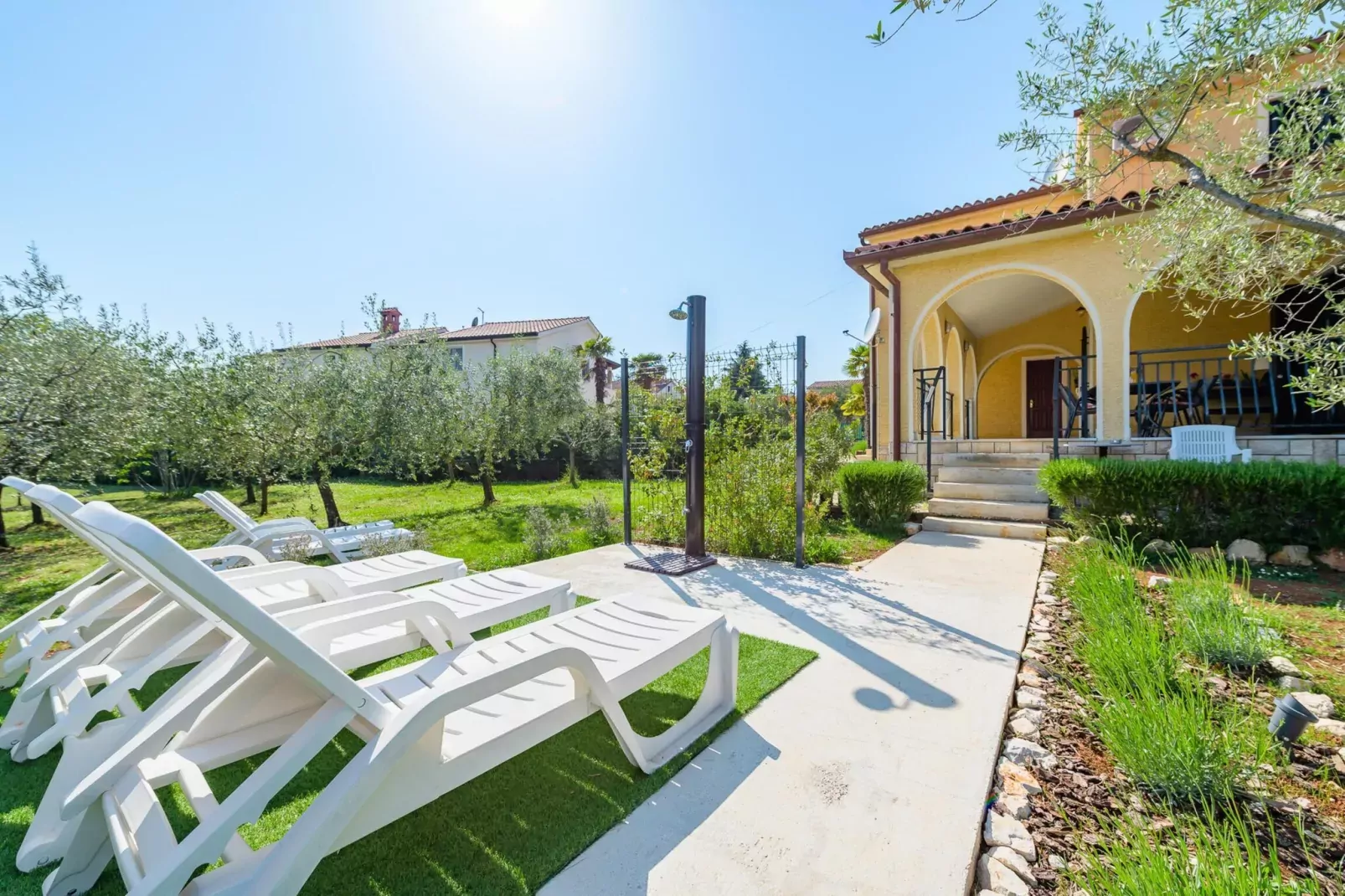 Apartment Josipa with Whirpool in Porec-Gardens summer
