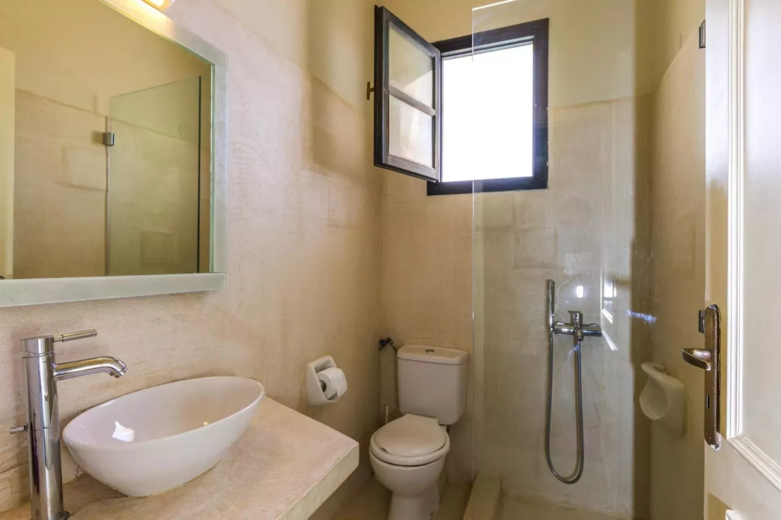 Villas Avra & Pyrgos, Episkopi-Villa Avra, ca. 120 qm, 6 pax-Badezimmer