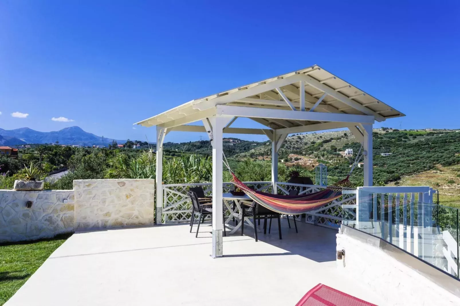 Villas Avra & Pyrgos, Episkopi-Villa Avra, ca. 120 qm, 6 pax-Terrassenbalkon