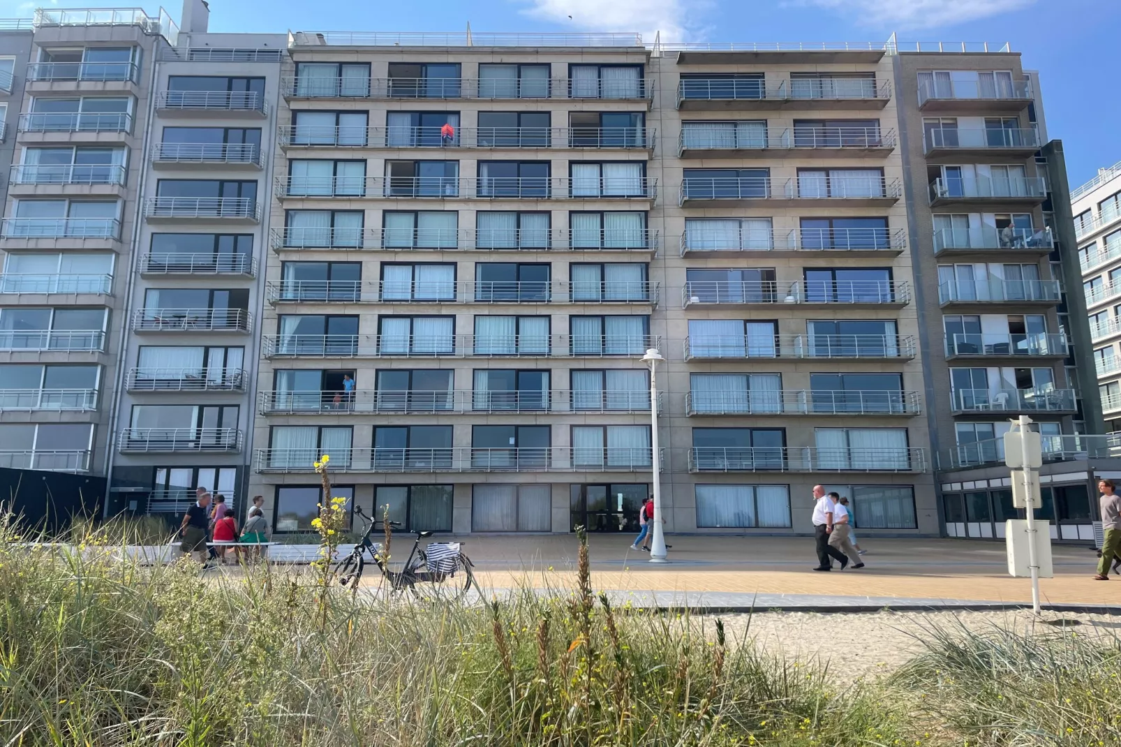 SIRENUSE I EN II I/0404 Rechtse lift-Exterior summer