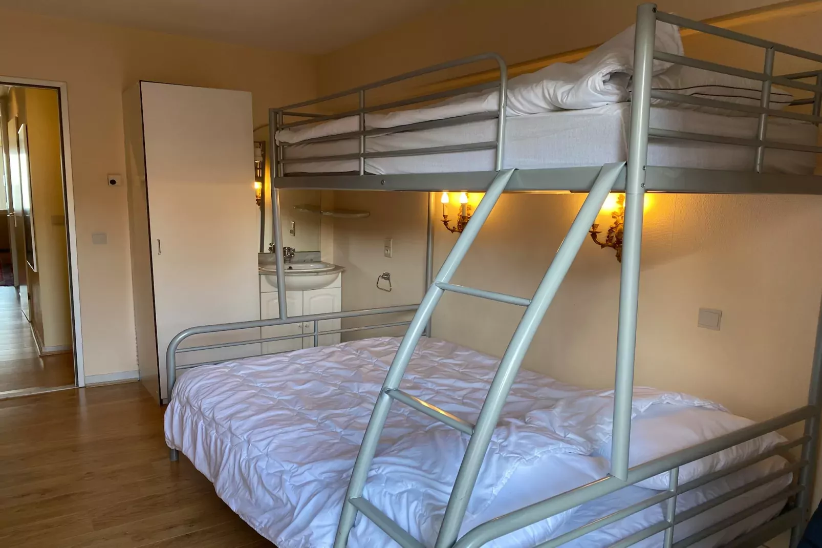 ZONNESTRAAL 503-Bedroom