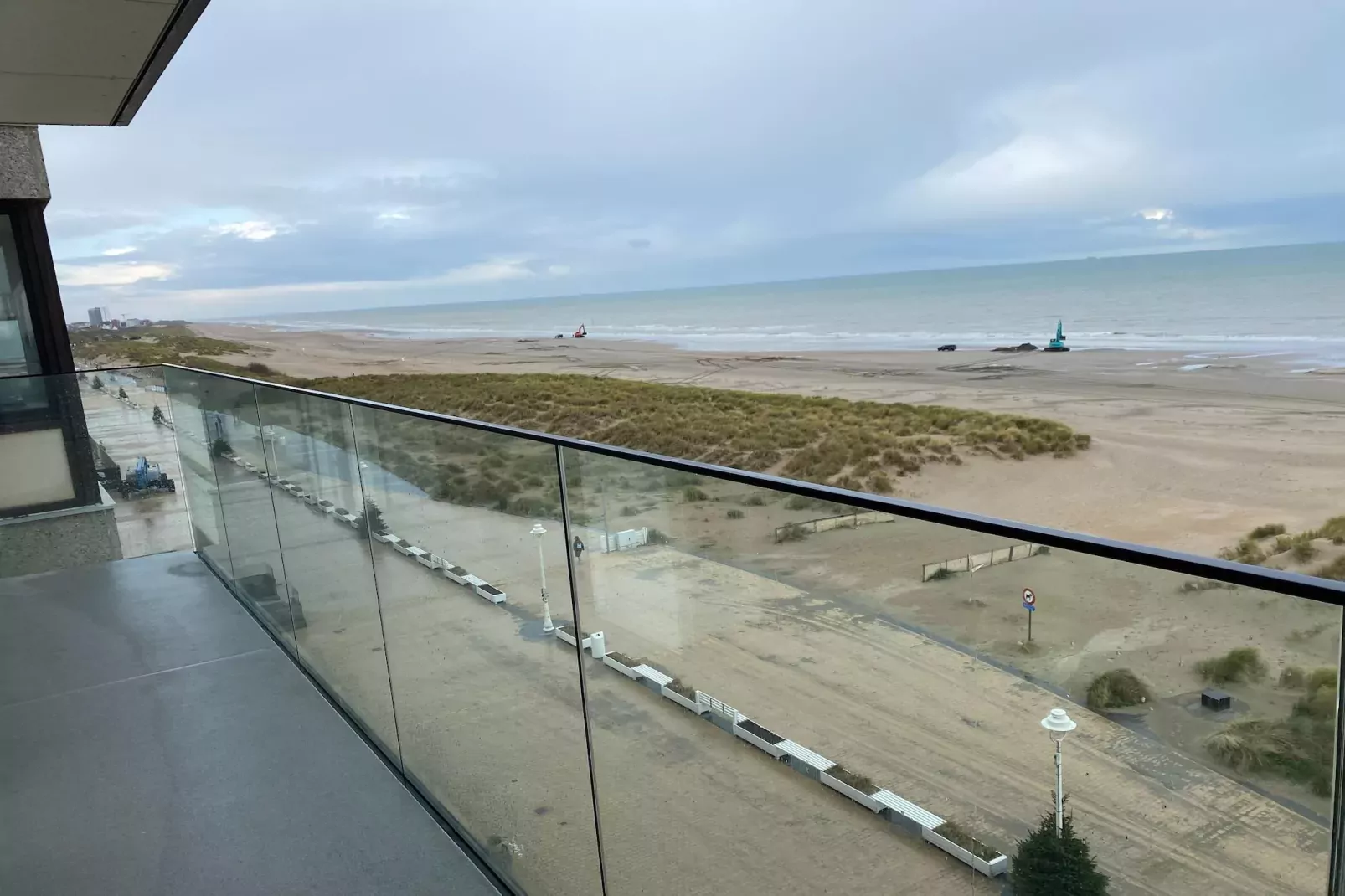 AMBASSADE 0501GAR-Balcon-terrasse