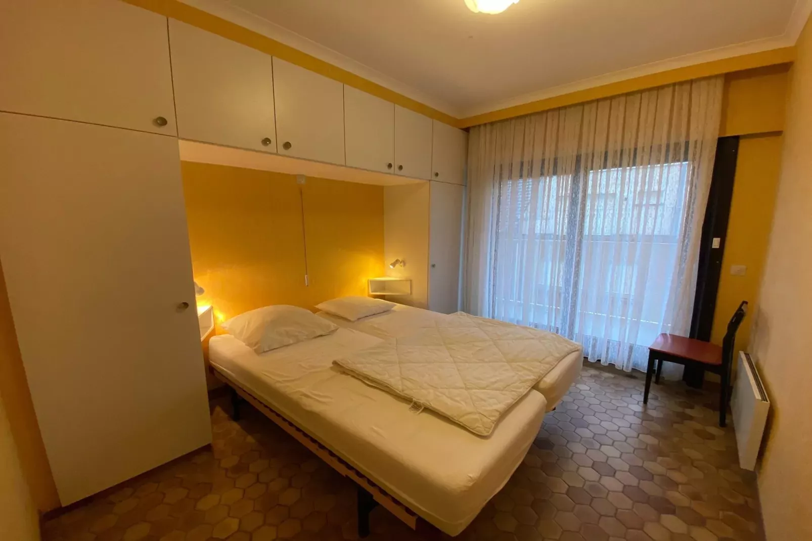 AMBASSADE 0501GAR-Chambre