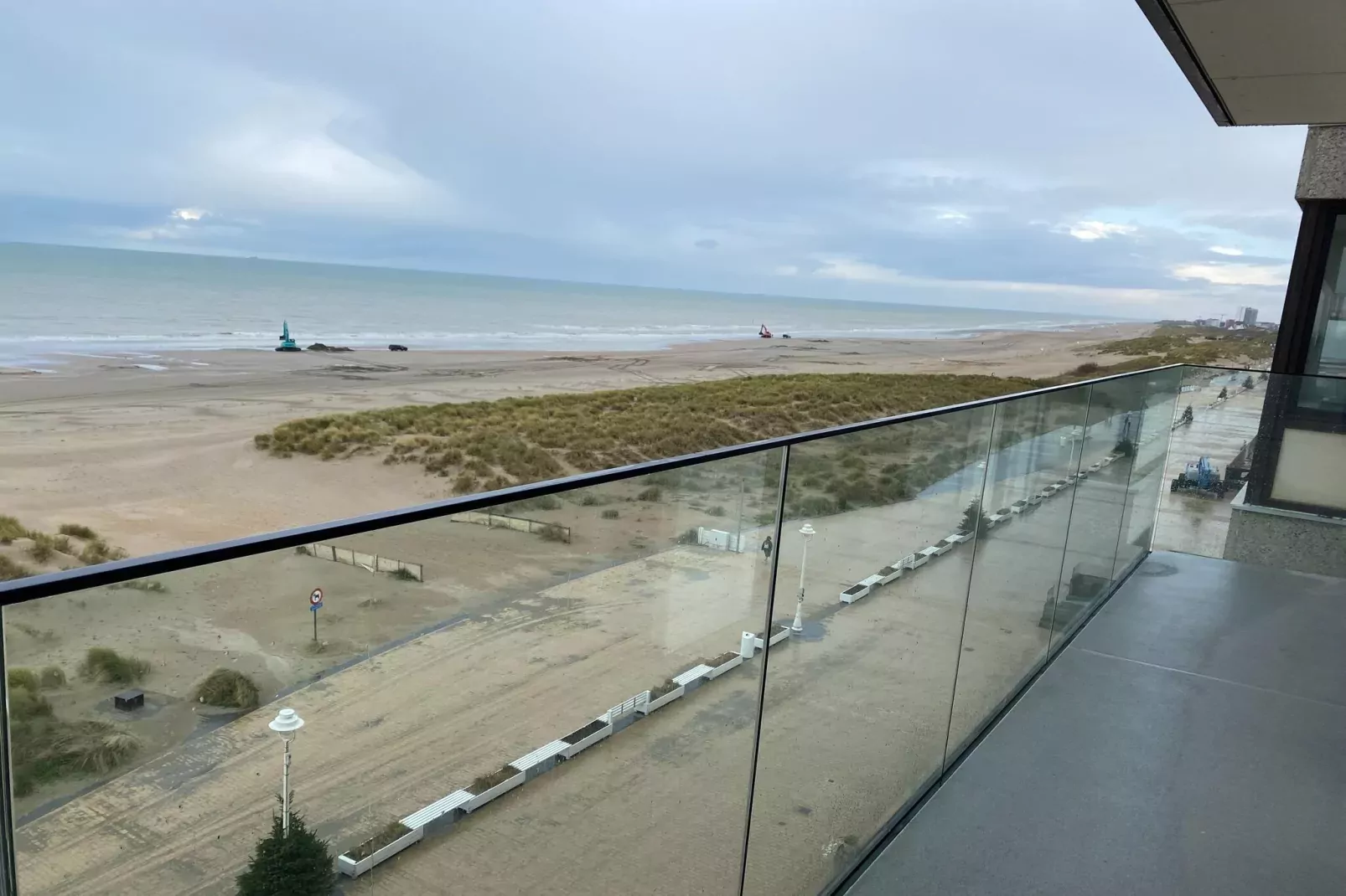 AMBASSADE 0501GAR-Balcon-terrasse