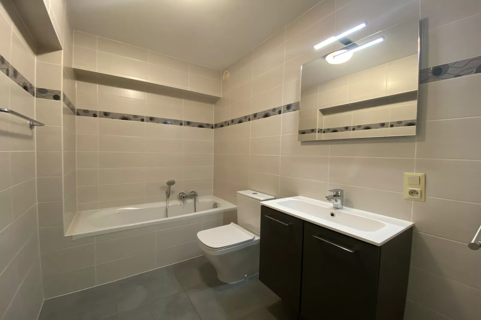 SEAFLOWER 304-Bathroom