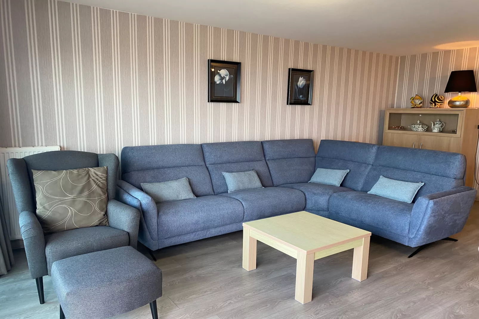 SEAFLOWER 304-Living room