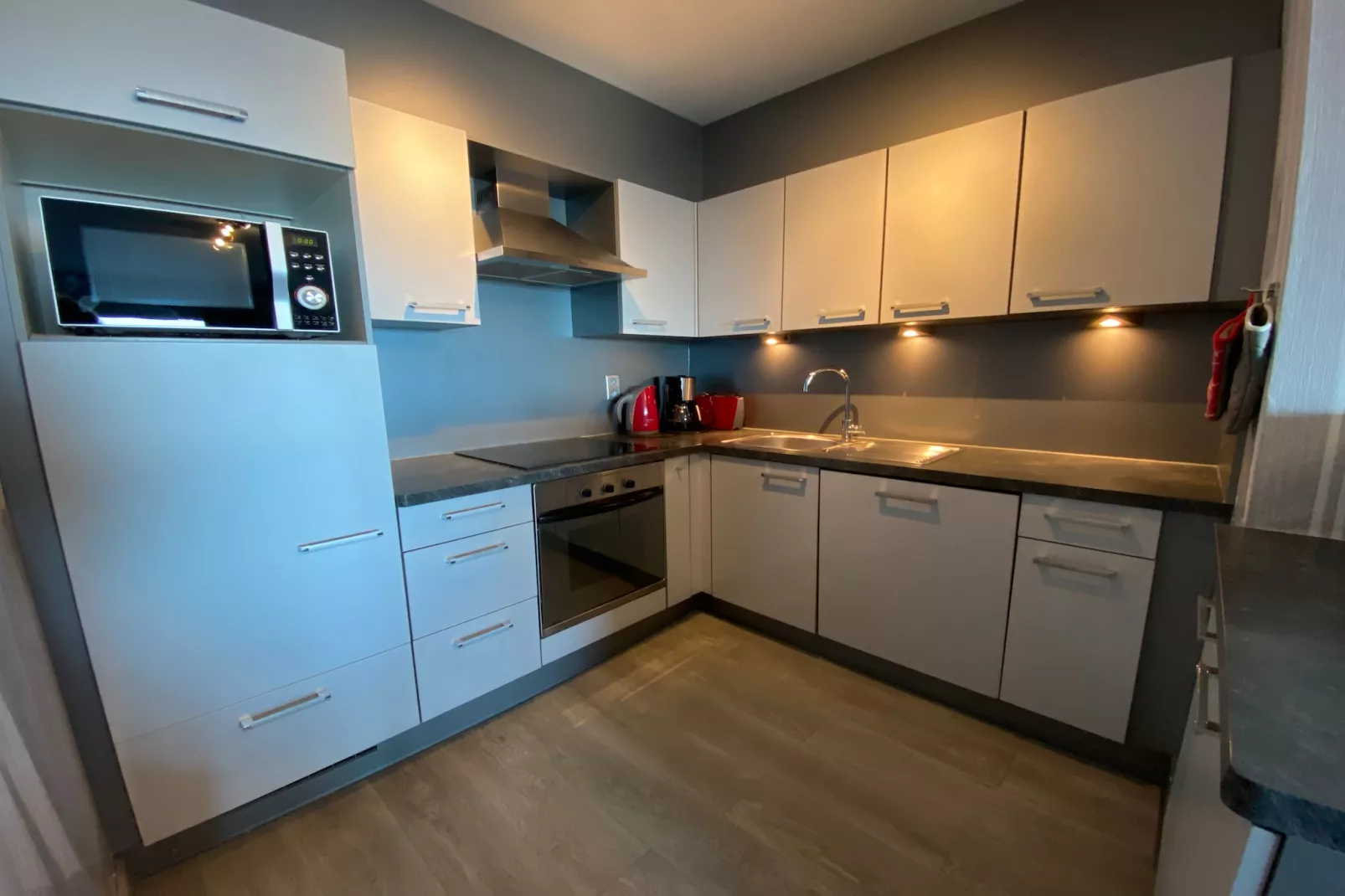 SEAFLOWER 304-Kitchen