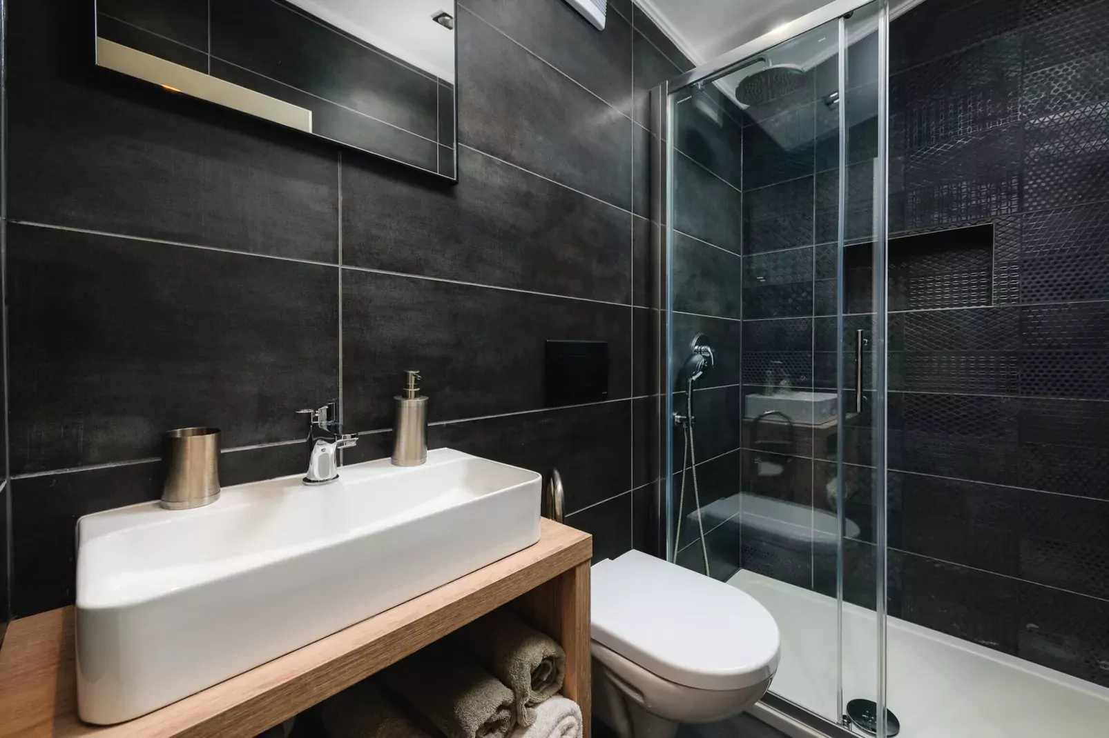 Apartment Urban Black-Badezimmer