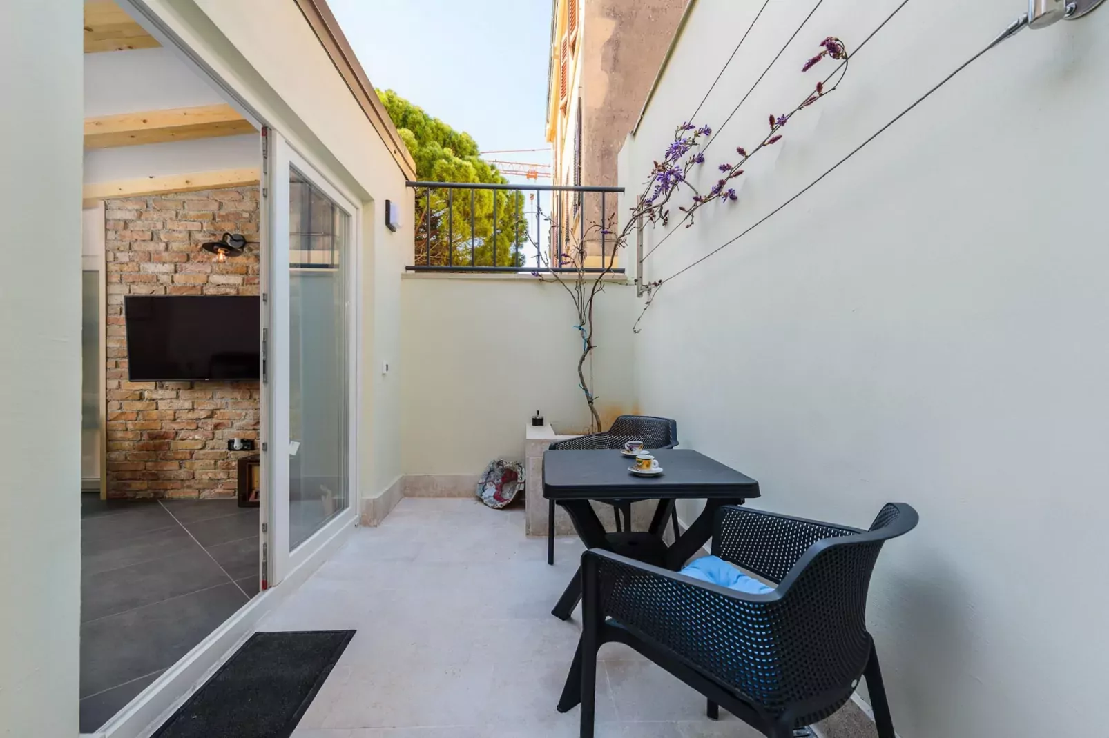 Apartment Urban Black-Terrassenbalkon