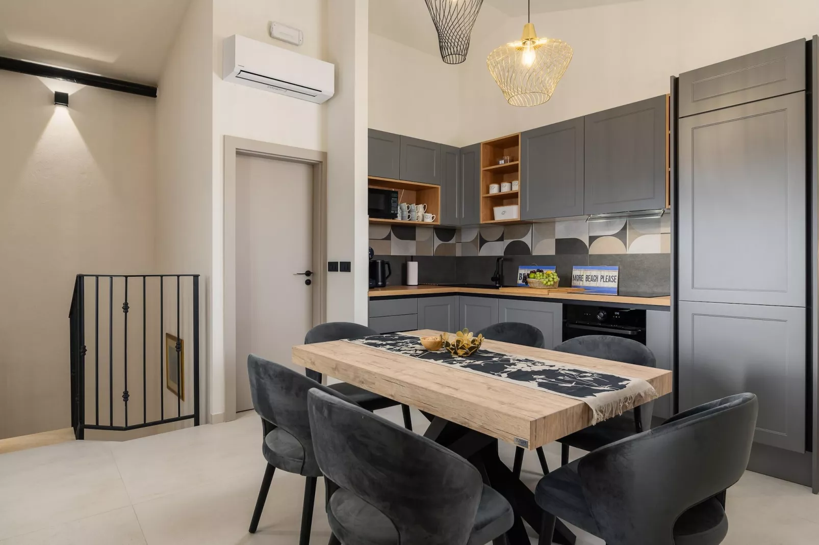 Casa Mar-Dining room