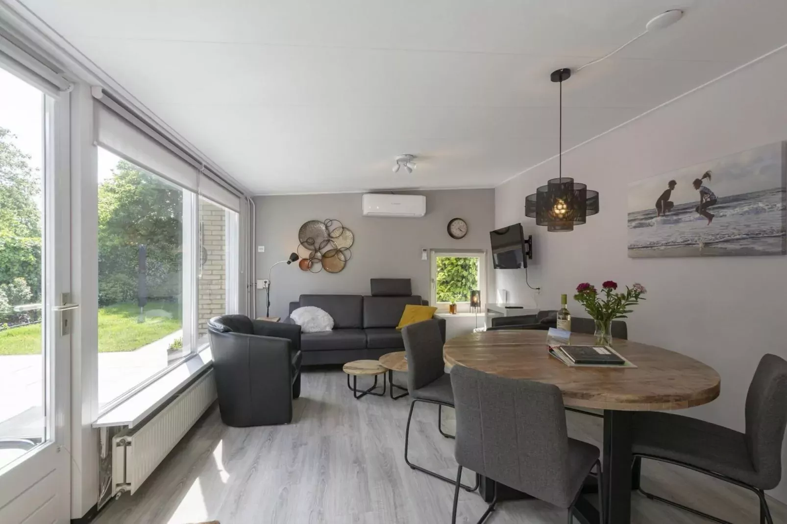 Duinland 111-Dining room
