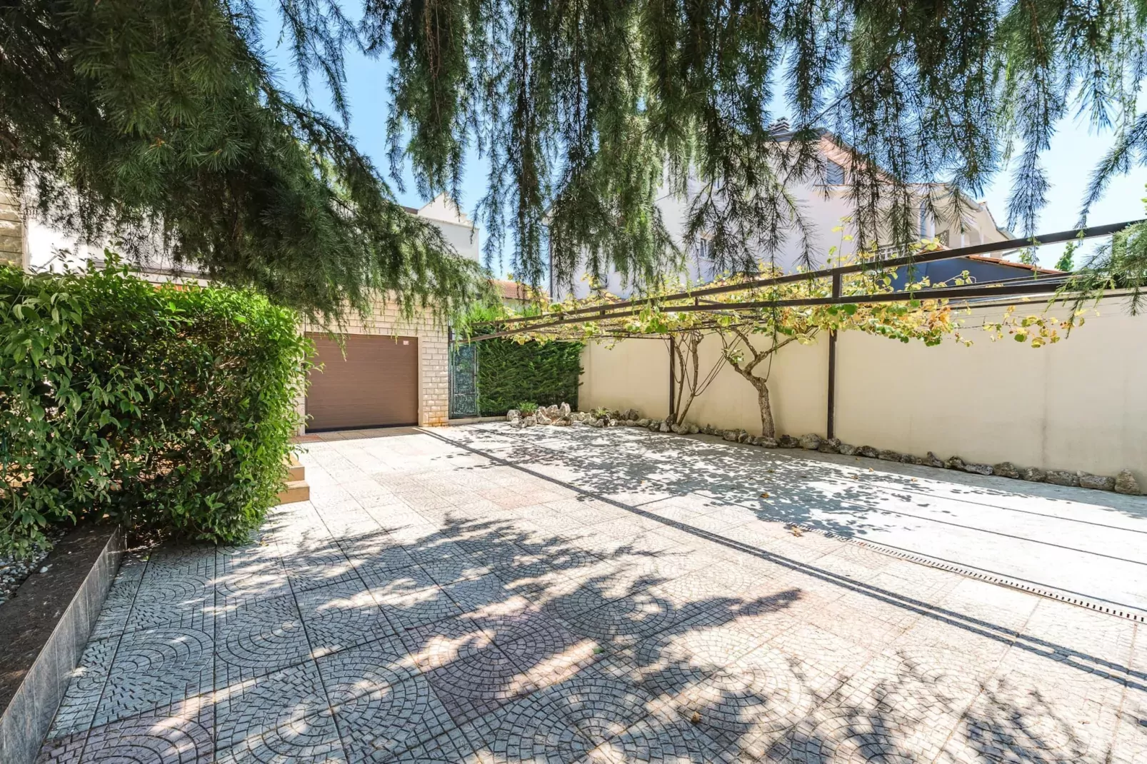 Villa Gigi-Exterior summer