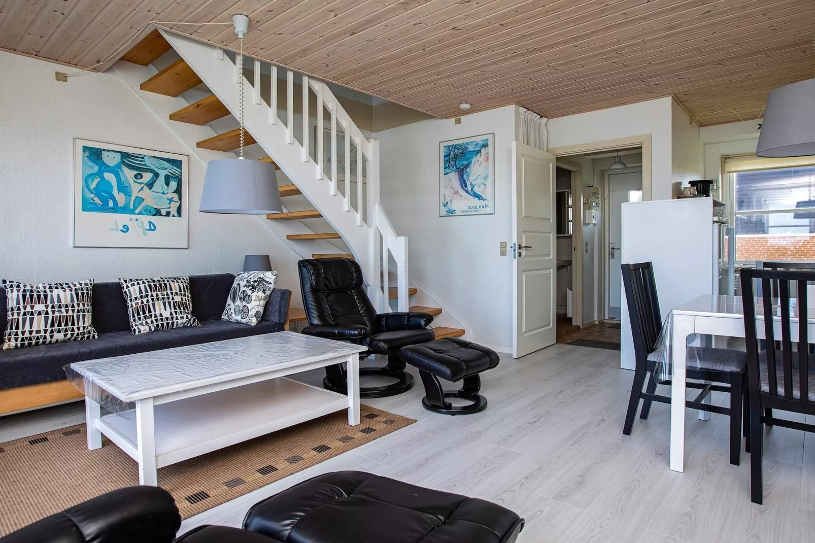 3 room,m/seaview.,2 levels-Indoor