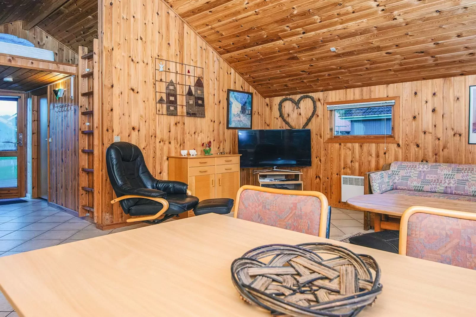 4 person holiday home in Hovborg-By Traum-Indoor